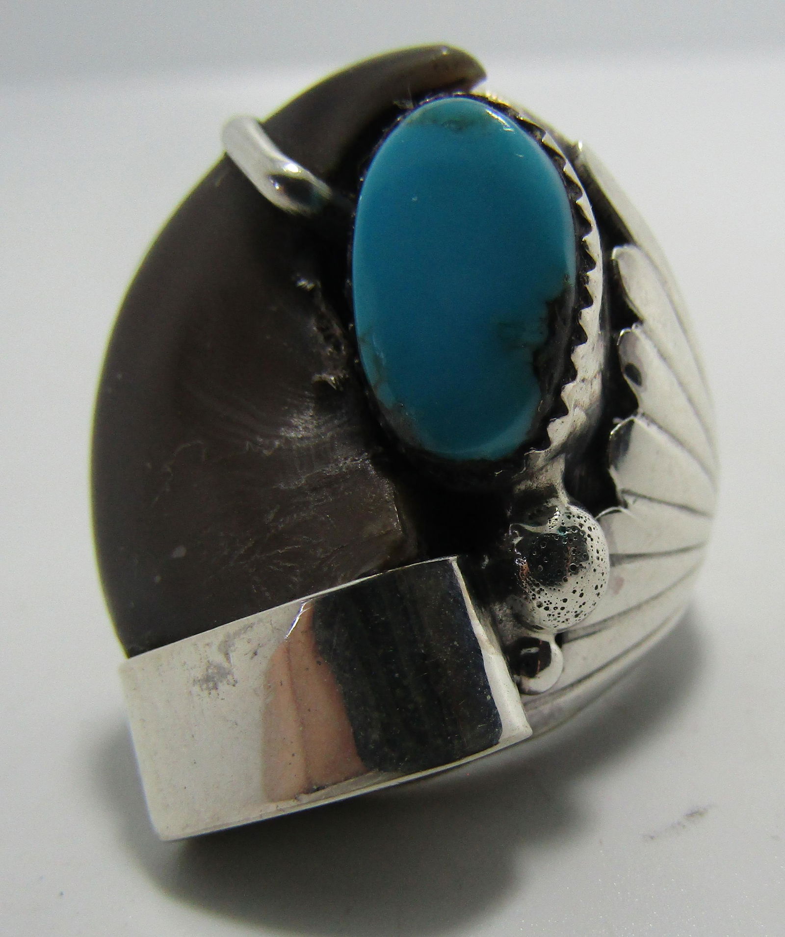 BEAR CLAW TURQUOISE RING STERLING SILVER (1 of 4)