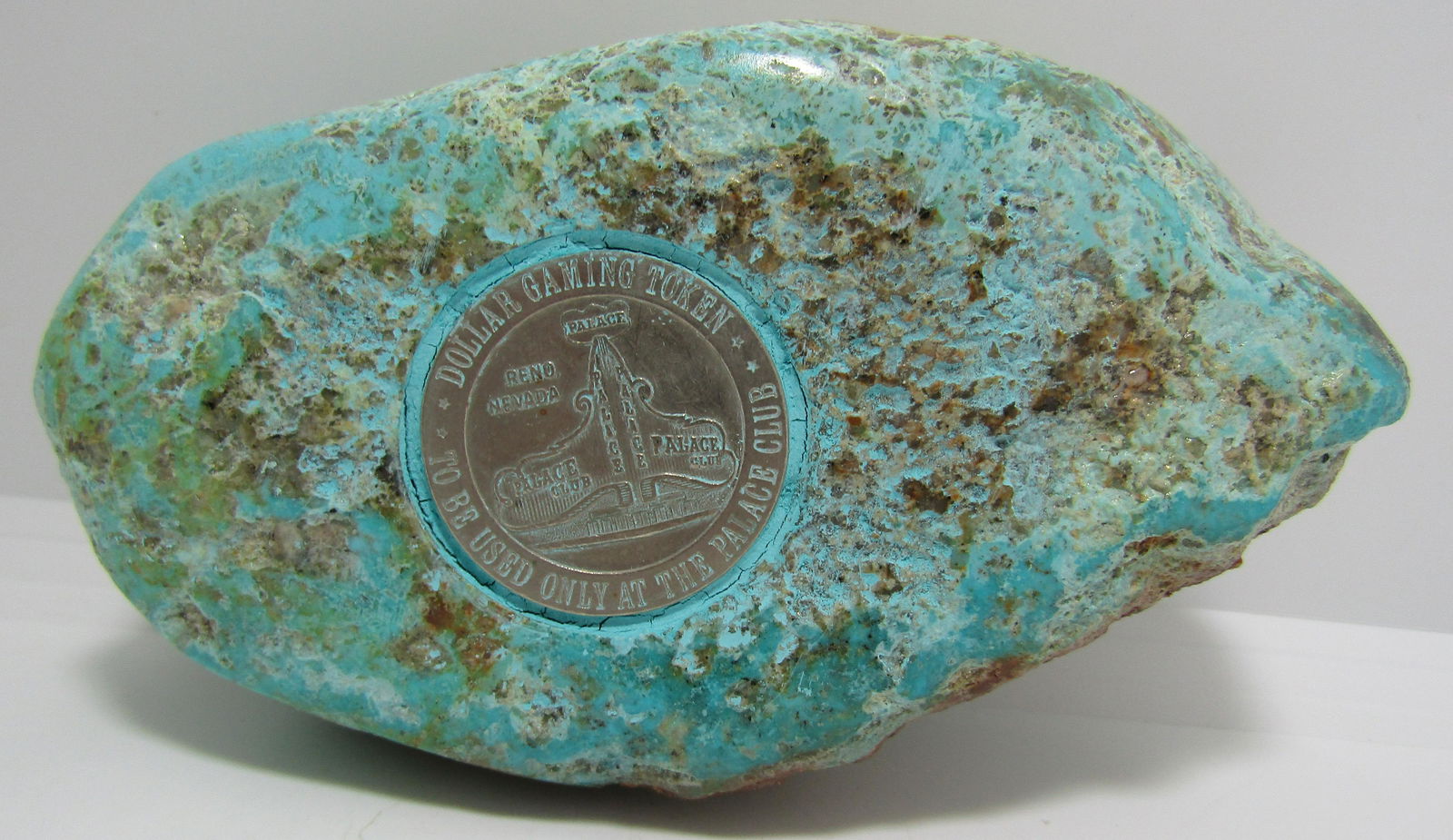 TURQUOISE NUGGET 2948CT CASINO DOLLAR PAPERWEIGHT (1 of 5)