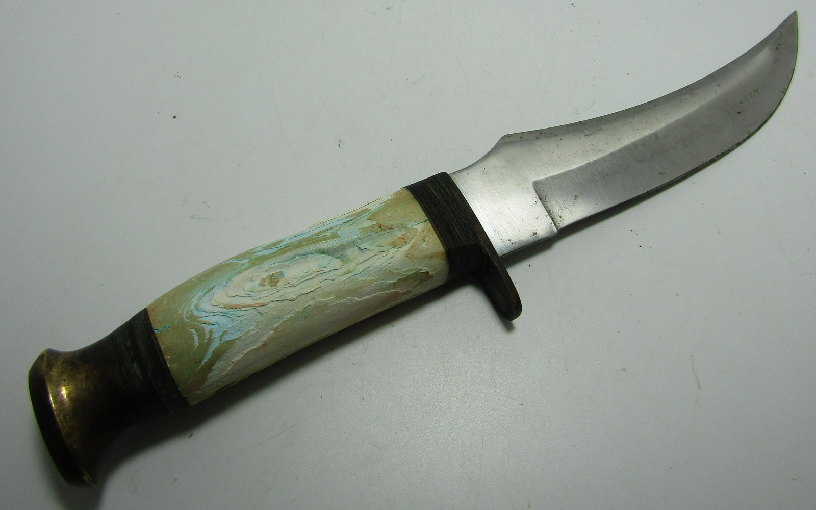 OLD CHIPAWAY BOWIE KNIFE: 12 INCH KNIFE WITH 7 1/2 INCH BLADE. HAS BRASS AND BONE GRIP. NO SHEATH. USA SHIPPING $5.