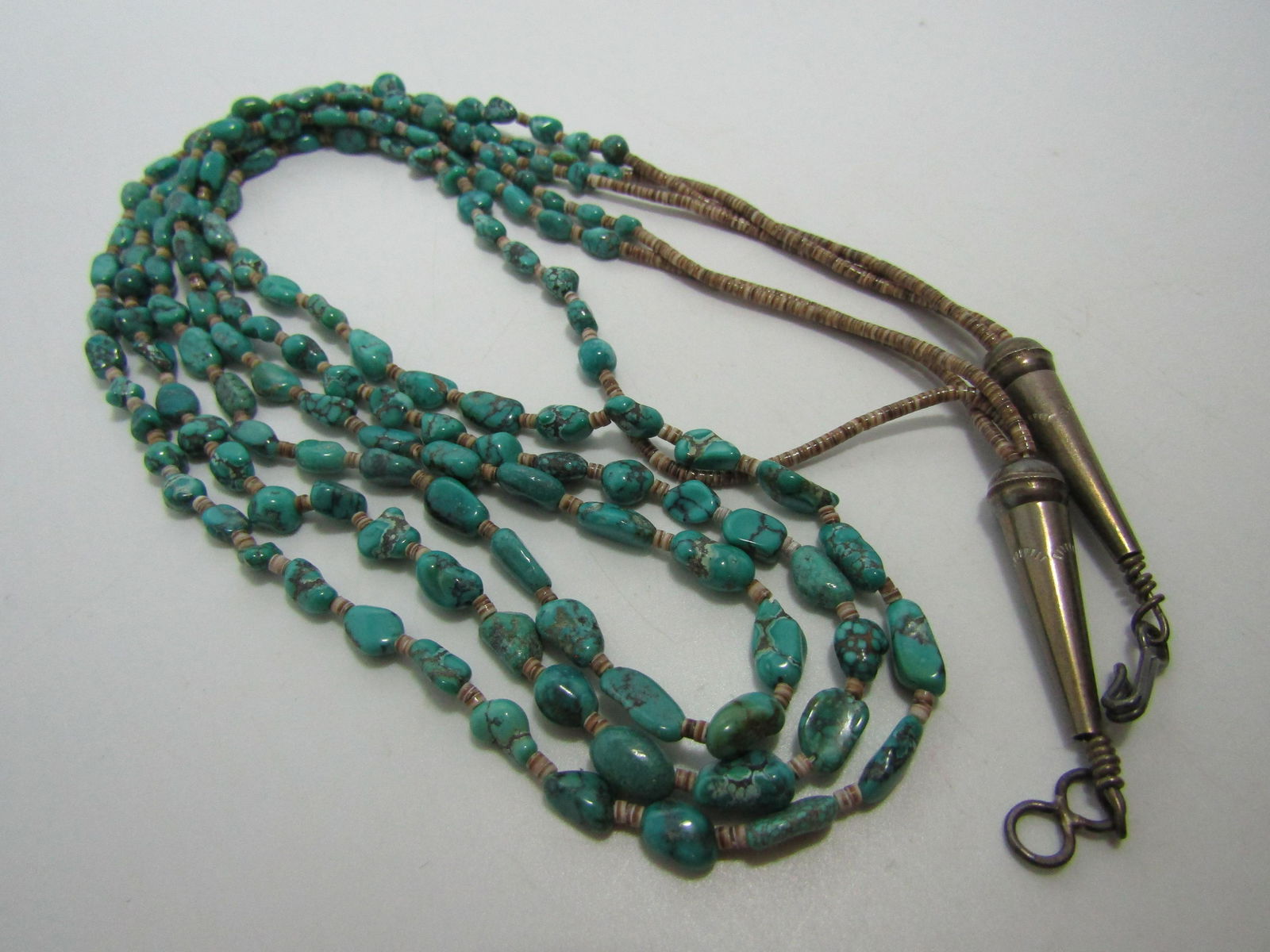 THREE STRAND TURQUOISE HEISHI SHELL BEAD NECKLACE (1 of 4)