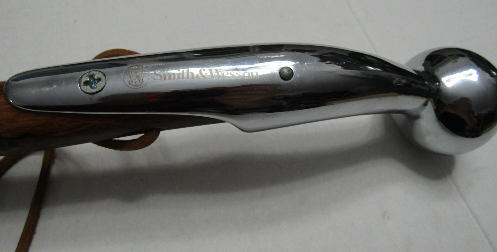 SMITH AND WESSON CANE. (1 of 4)