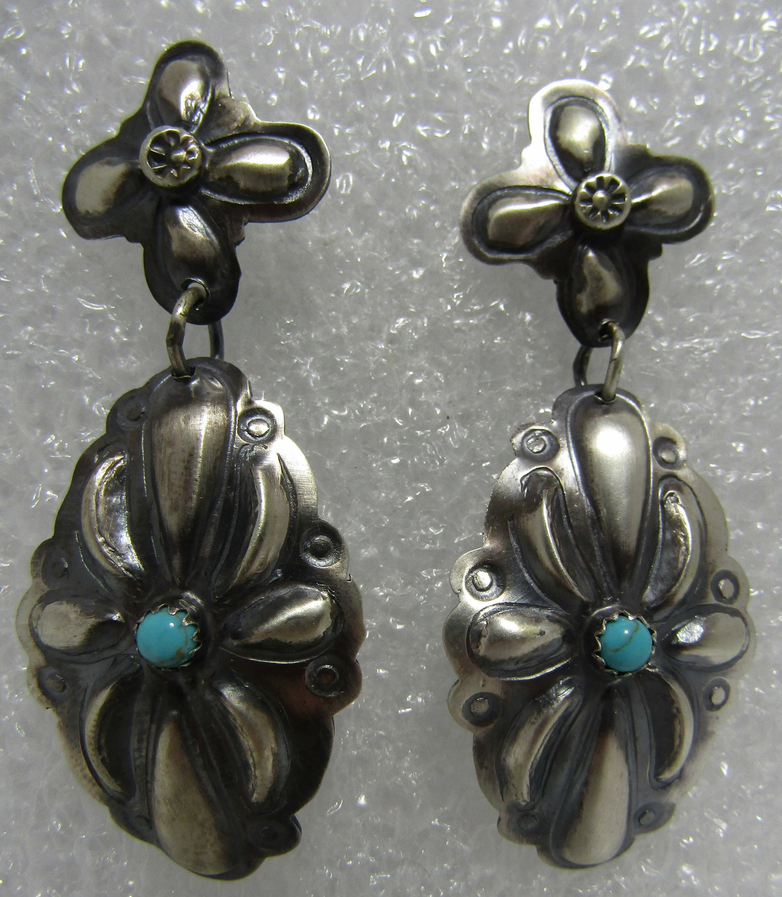 YAZZIE TURQUOISE EARRINGS STERLING SILVER (1 of 2)
