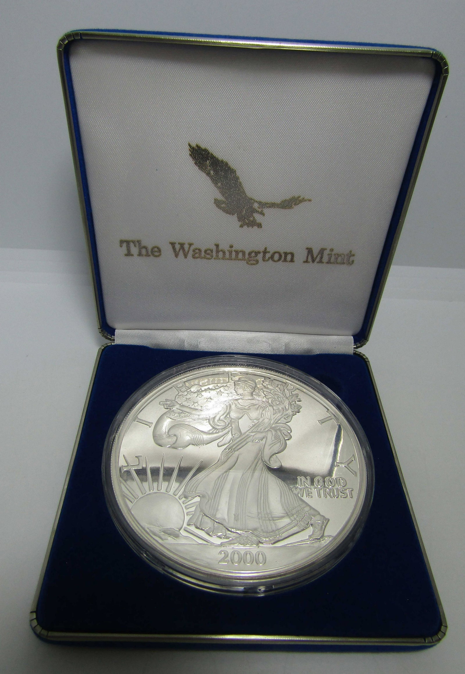 1/2 POUND SILVER EAGLE 8 OZ .999 FINE (1 of 3)