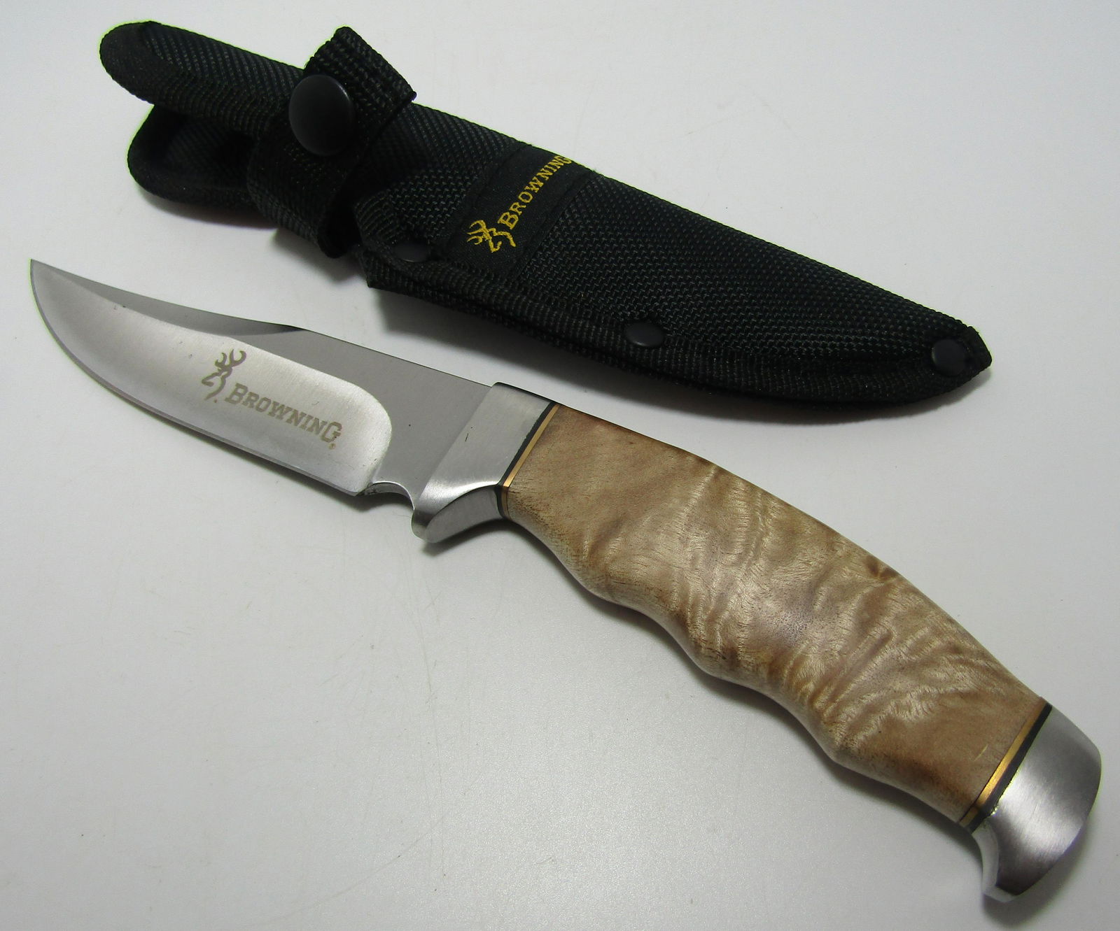 BROWNING HUNTING KNIFE 537 W SHEATH (1 of 3)