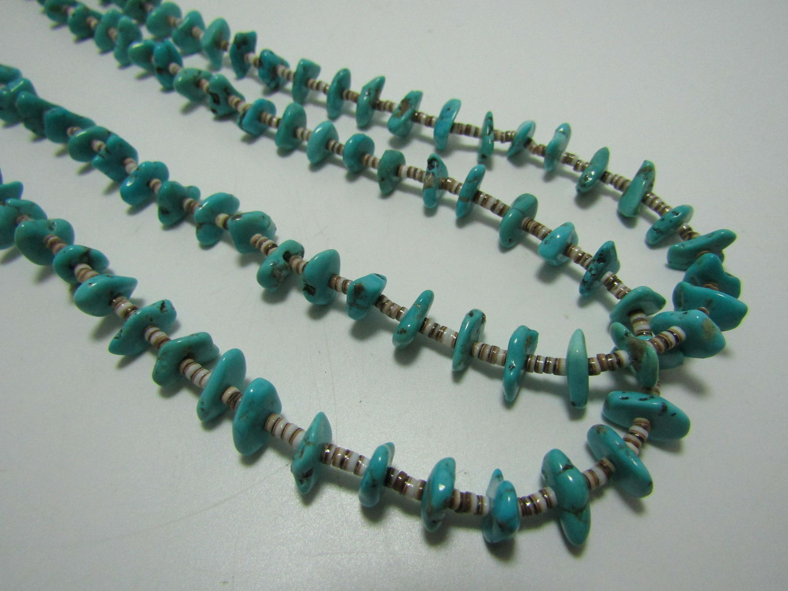 28" TURQUOISE HEISHI SHELL BEAD NECKLACE 2 STRAND (1 of 3)