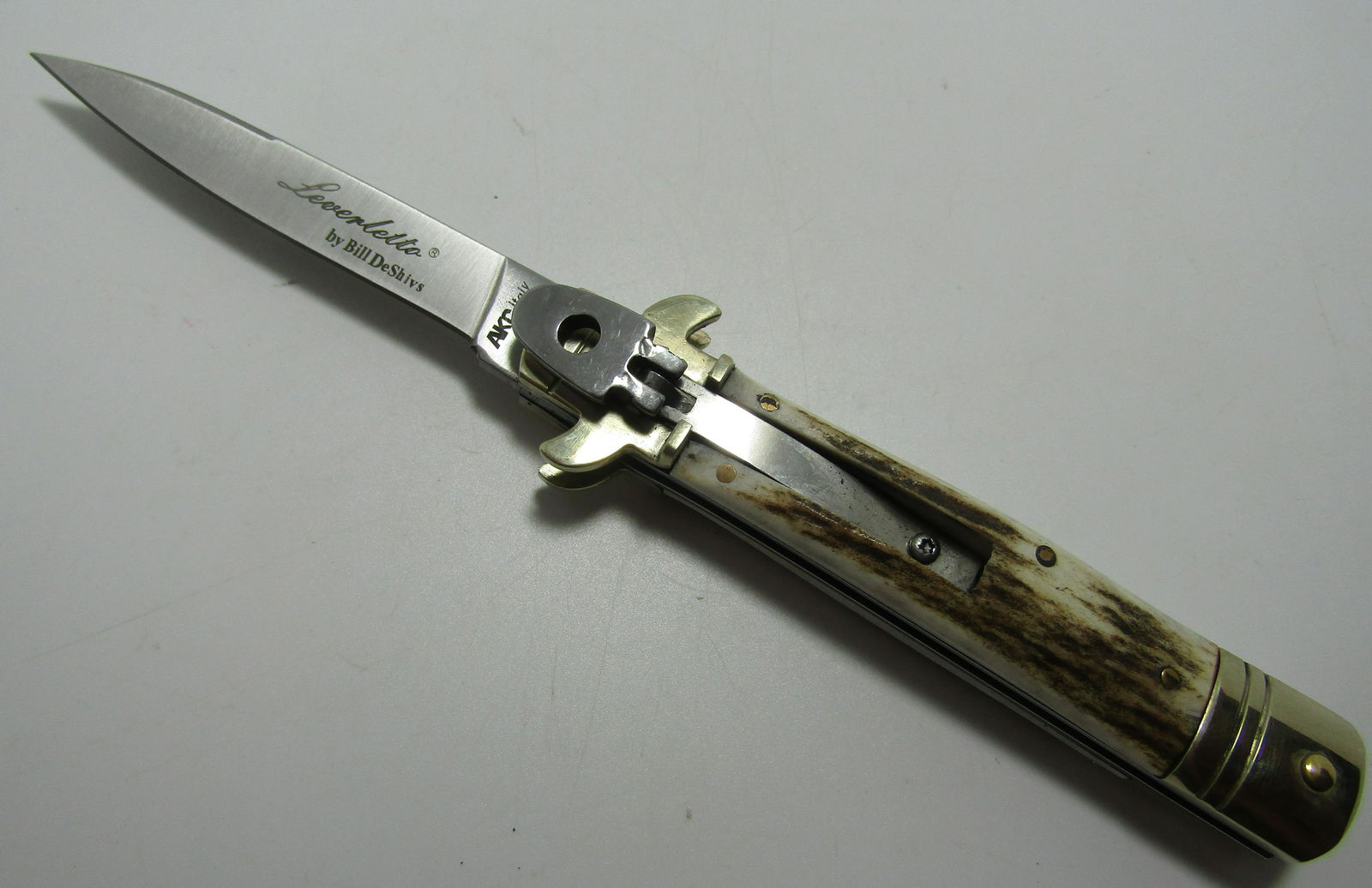 STAG LEVERLETTO SWITCHBLADE KNIFE ANTLER HORN. (1 of 3)