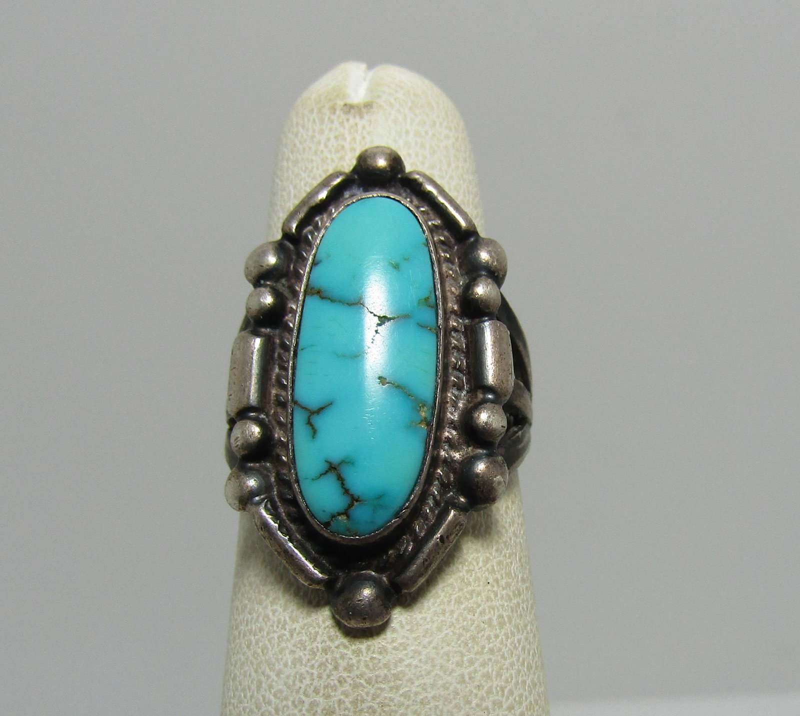 OLD PAWN STERLING TURQUOISE RING SIZE 5.5 (1 of 3)