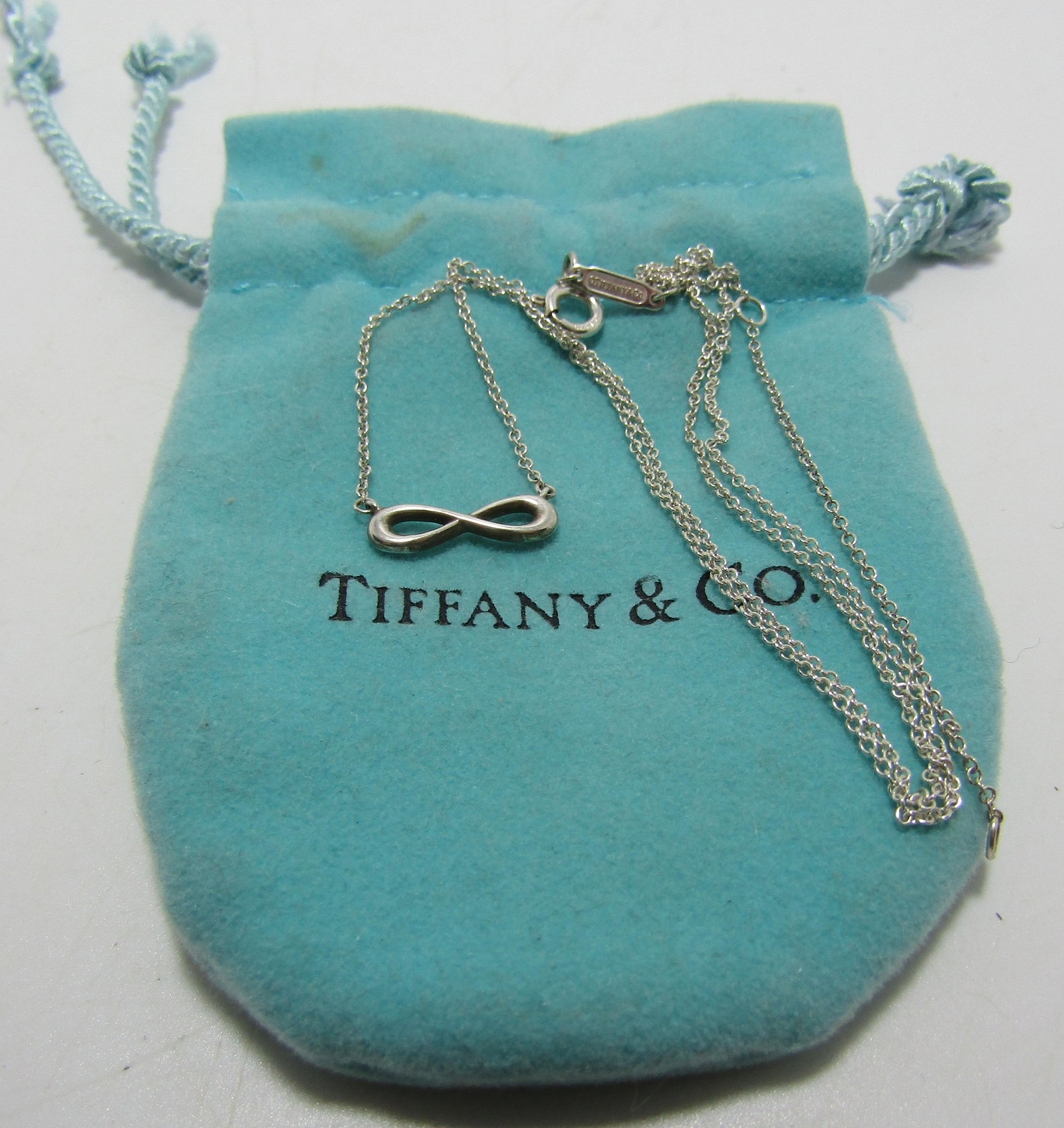 TIFFANY & CO INFINITY NECKLACE STERLING SILVER (1 of 3)