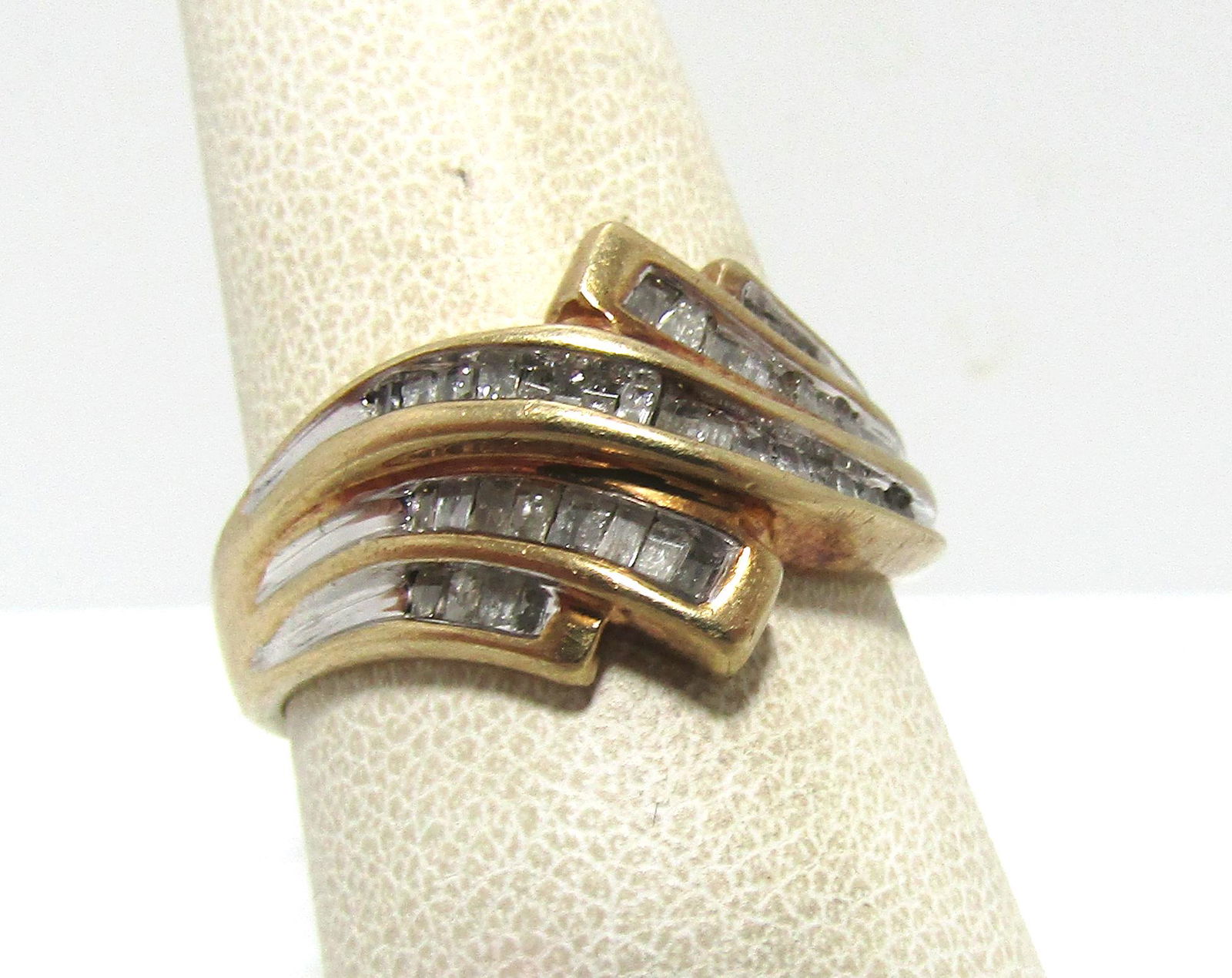 0.5 CTTW DIAMOND 10K SOLID YELLOW GOLD RING (1 of 6)