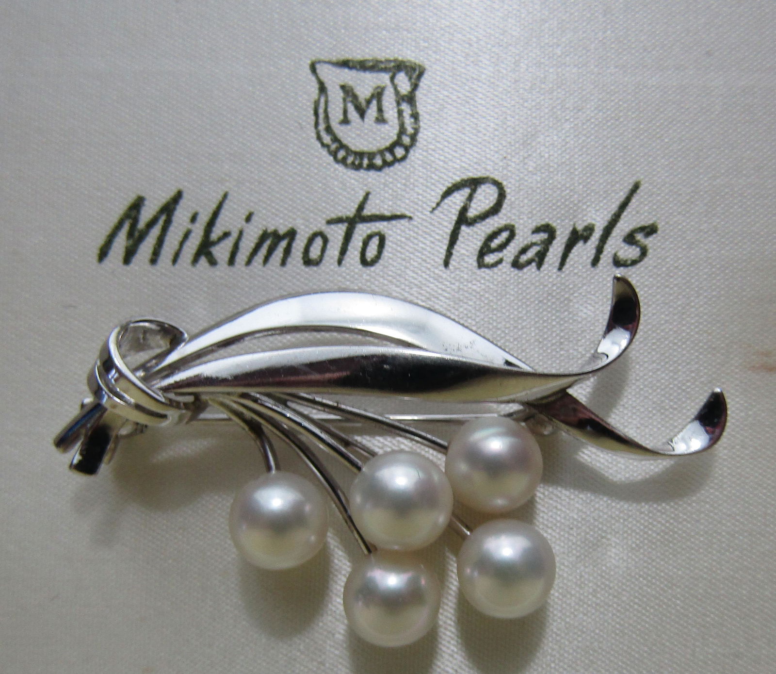 5 MIKIMOTO 7MM PEARL PIN STERLING SILVER BROOCH (1 of 3)
