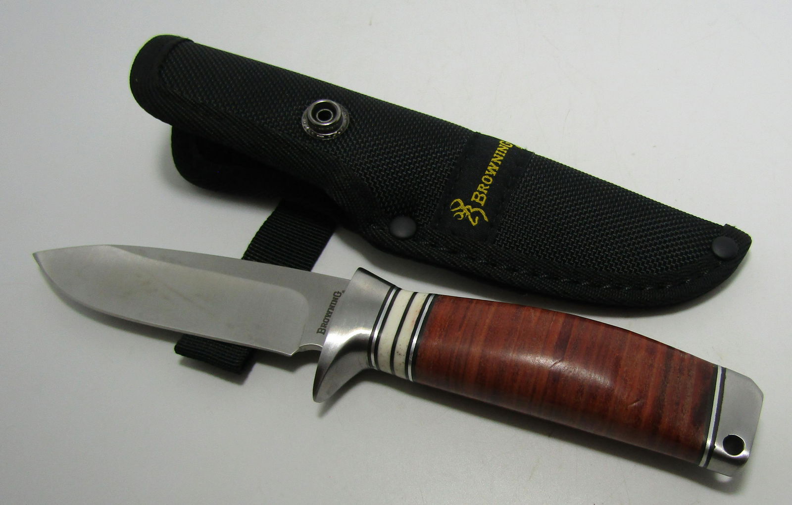 BROWNING HUNTING KNIFE 814 WITH SHEATH (1 of 4)