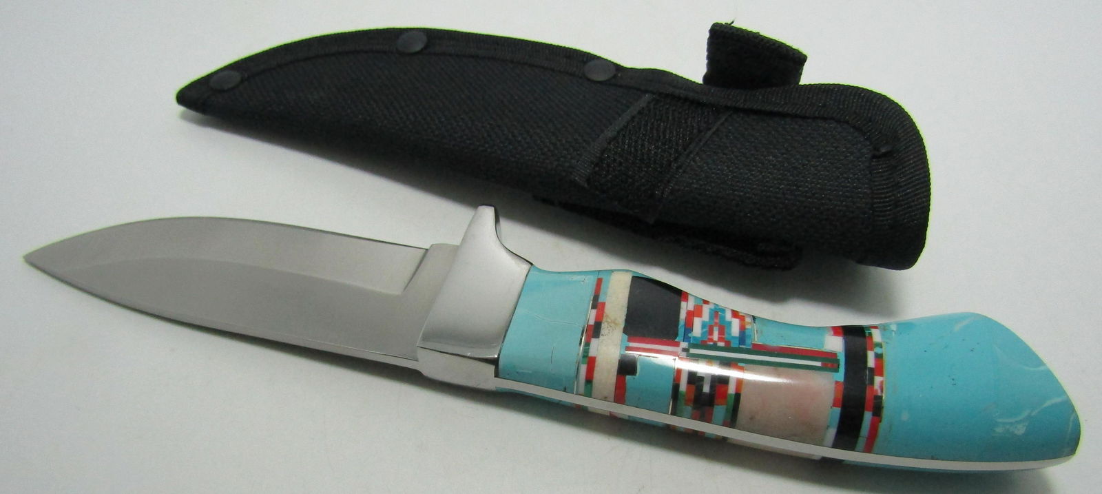 TURQUOISE INLAID CUSTOM HUNTING KNIFE. (1 of 3)