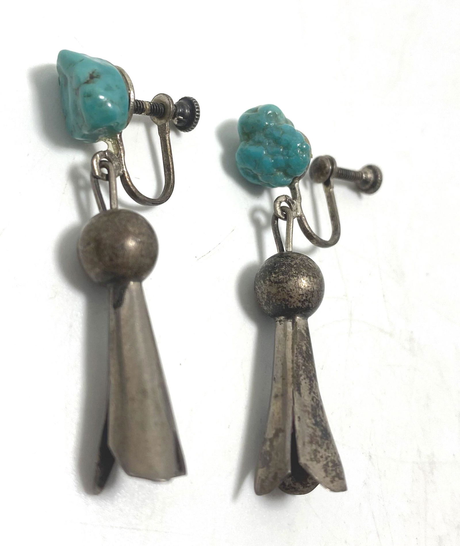 VTG SQUASH BLOSSOM STERLING TURQUOISE EARRINGS (1 of 2)