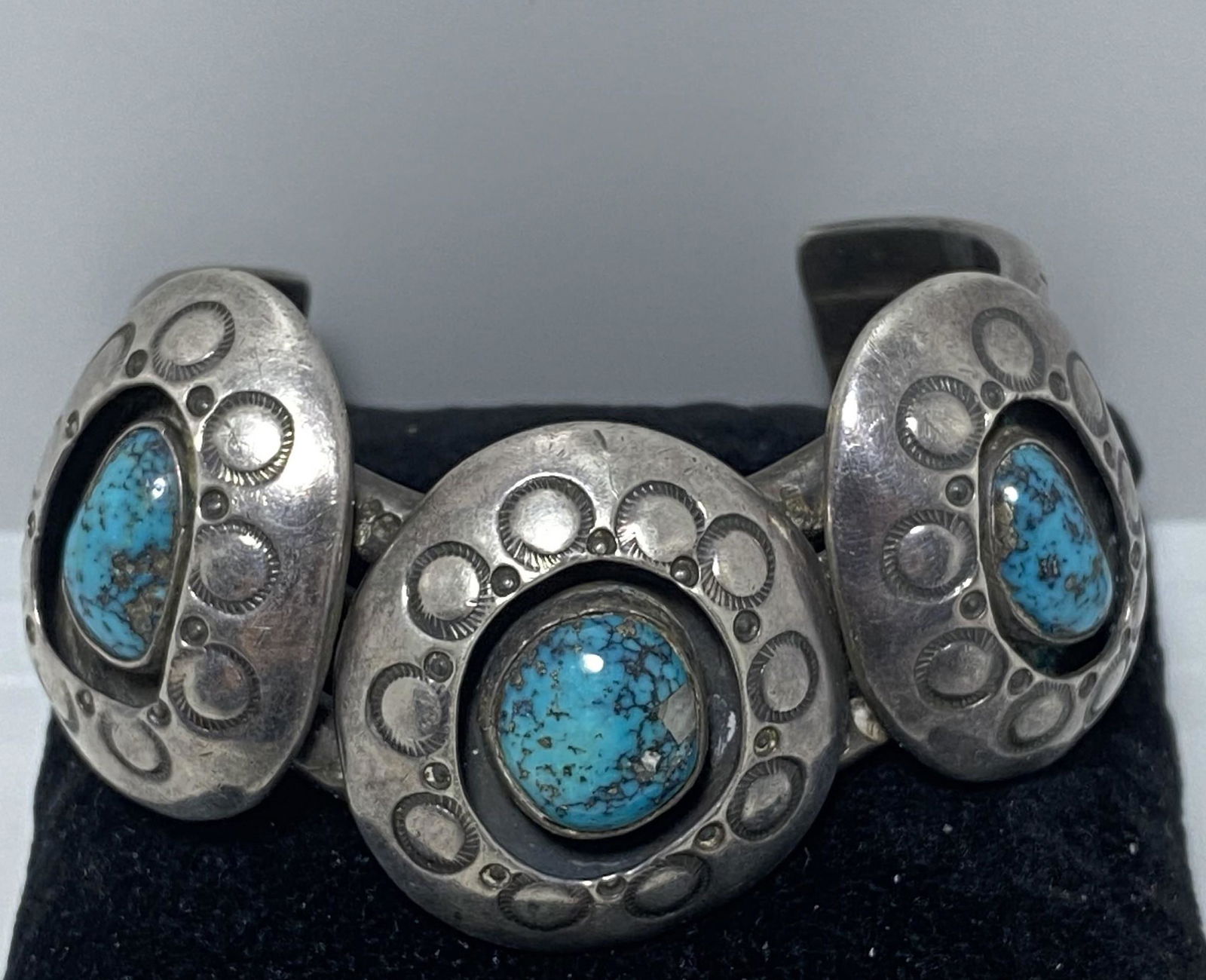 98 GRAM OLD PAWN SHADOWBOX NAVAJO STERLING CUFF (1 of 5)