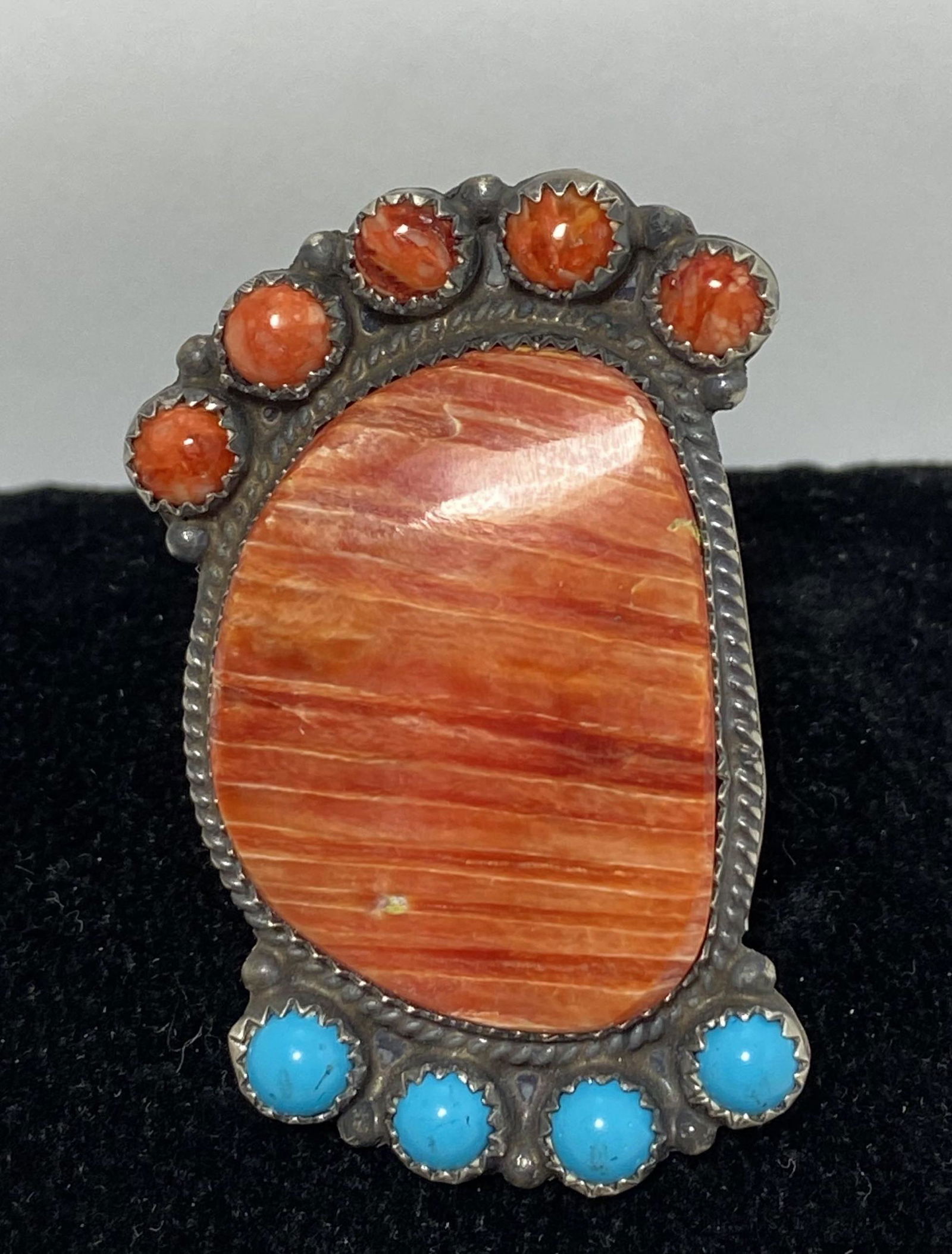 LARGE DB STERLING NAVAJO SPINY OYSTER SHELL RING (1 of 4)