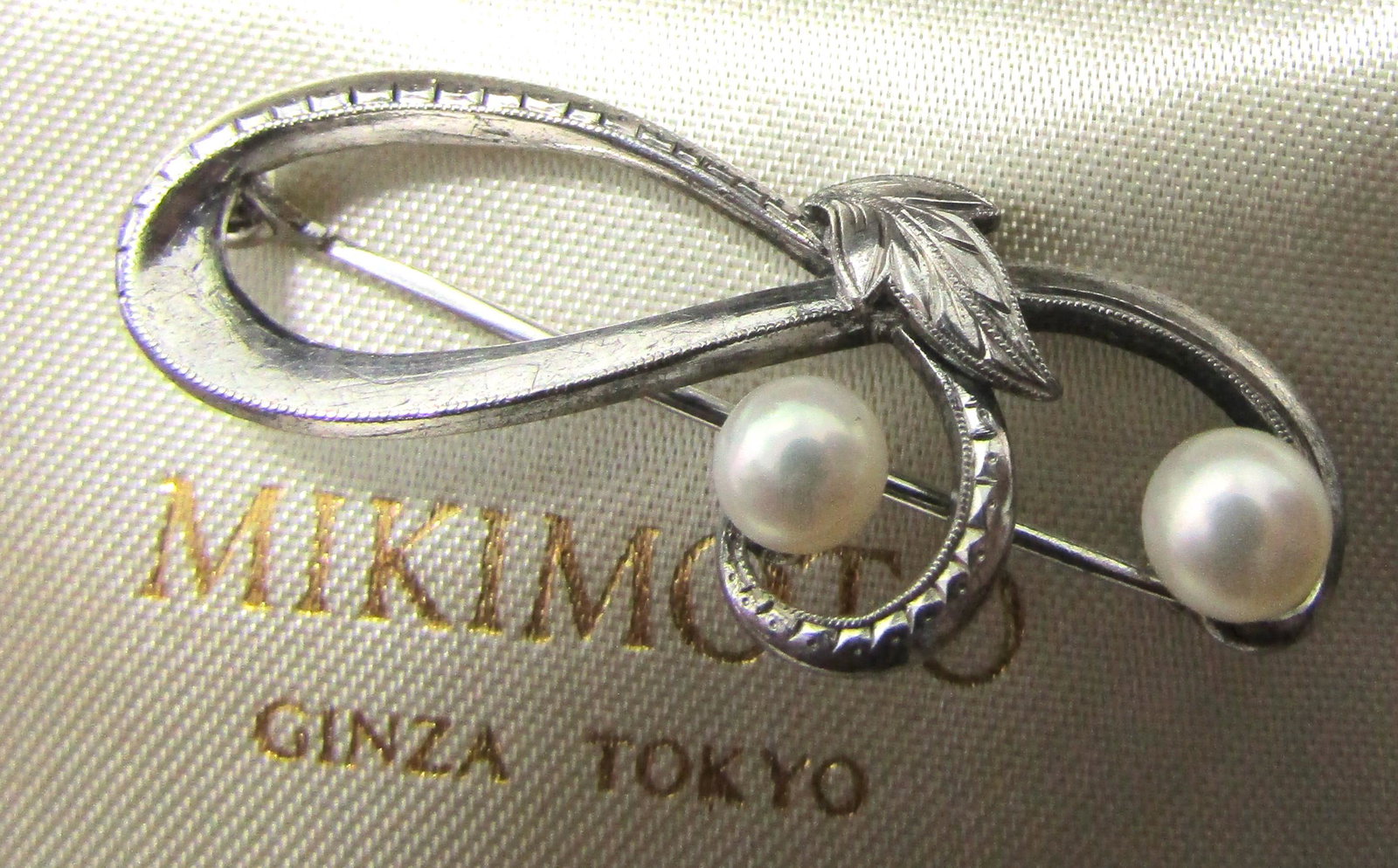 2 MIKIMOTO AKOYA PEARL PIN STERLING SILVER BROOCH (1 of 5)