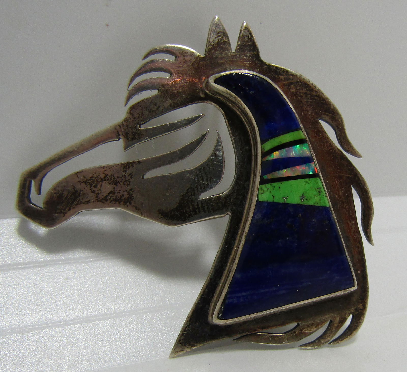 "V" INLAY HORSE PIN STERLING SILVER BROOCH PENDANT (1 of 4)