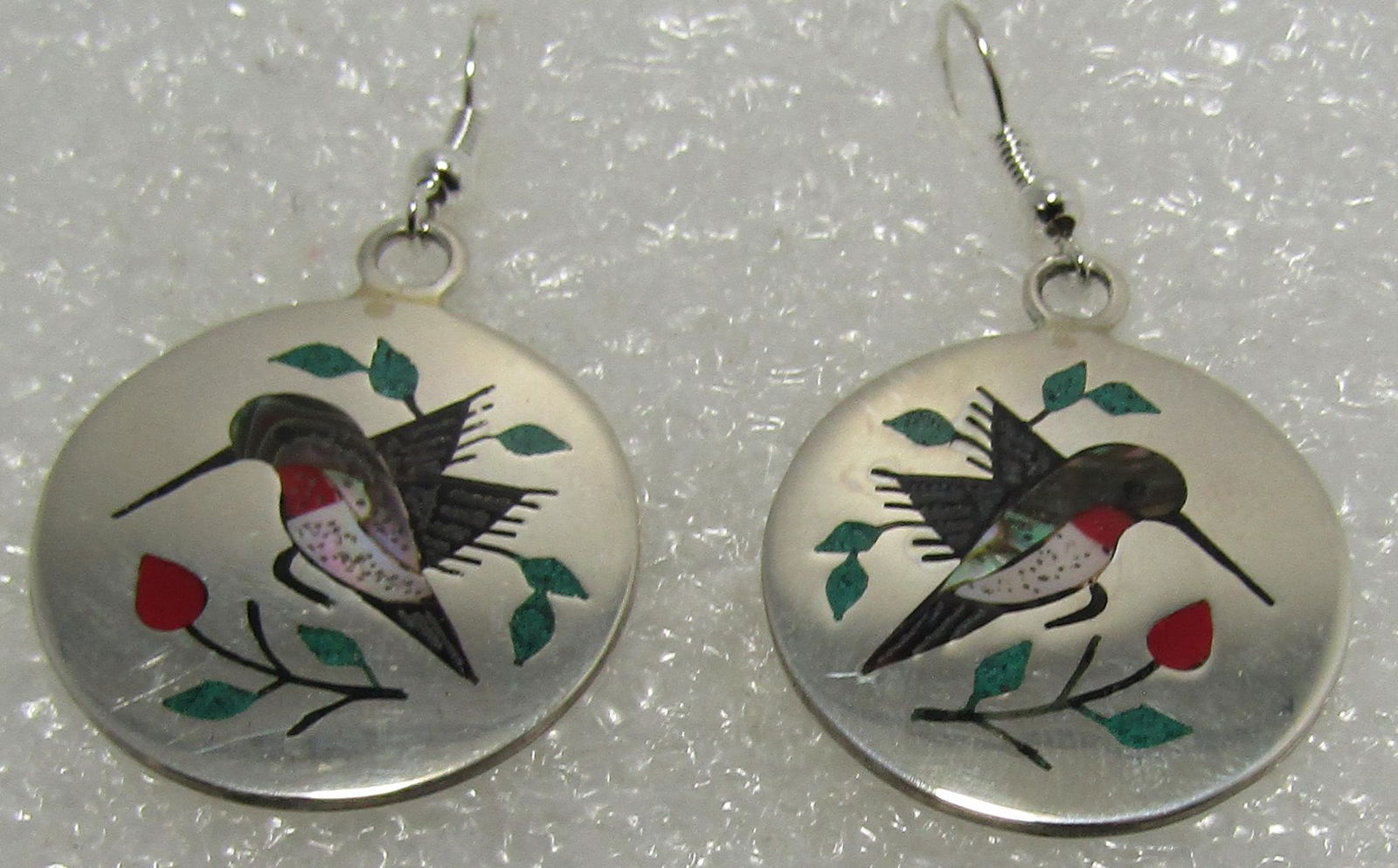 "BOYD" INLAY HUMMINGBIRD EARRINGS STERLING SILVER: INLAID TURQUOISE, CORAL, ABALONE & OTHERS. ARTIST UNSIGNED RAYMOND BOYD "STERLING" NATIVE AMERICAN SOUTHWEST NAVAJO / ZUNI INDIAN JEWELRY. MEASURE 45MM LONG BY 25MM WIDE. WEIGH 8.7 GRAMS. EXCELLENTCON