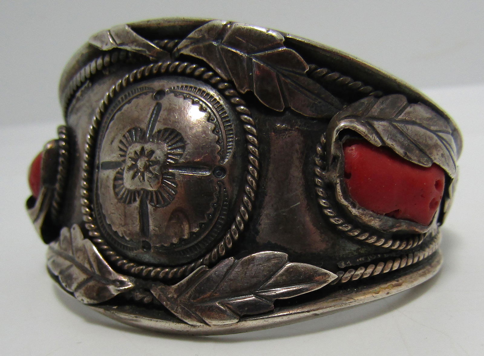 HALLMARKED CORAL CUFF BRACELET STERLING SILVER (1 of 8)