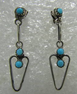 TURQUOISE PETIT POINT EARRINGS STERLING SILVER: UNSIGNED SNAKE EYE TURQUOISE VINTAGE ESTATE, TESTED STERLING SILVER NATIVE AMERICAN SOUTHWEST ZUNI OR NAVAJO INDIAN JEWELRY. MEASURE 8MM BY 31MM LONG. WEIGHS 1.5 GRAMS. EXCELLENT USED