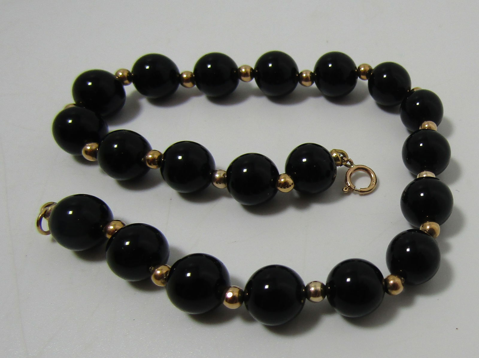 8MM ONYX BEADED BRACELET 14K GOLD (1 of 2)