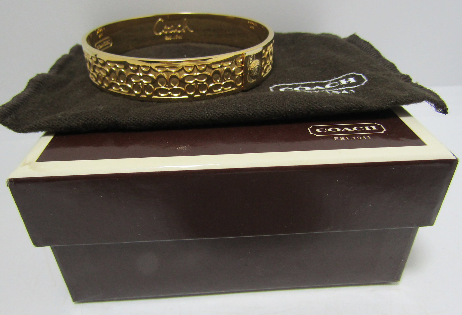COACH GOLD BANGLE BRACELET IN BOX OLD STOCK (1 of 3)