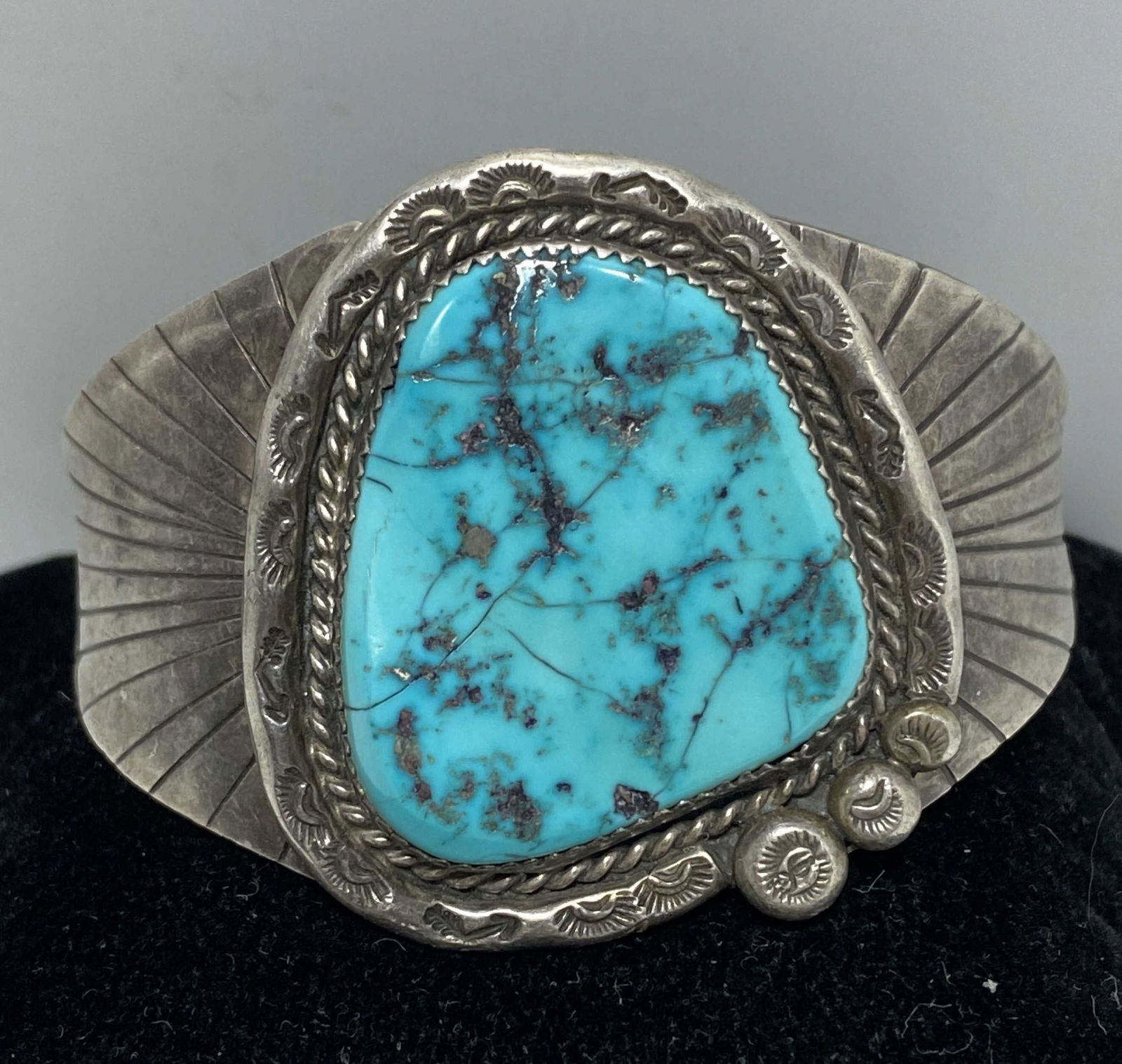 1980'S STERLING NAVAJO TURQUOISE BRACELET (1 of 4)