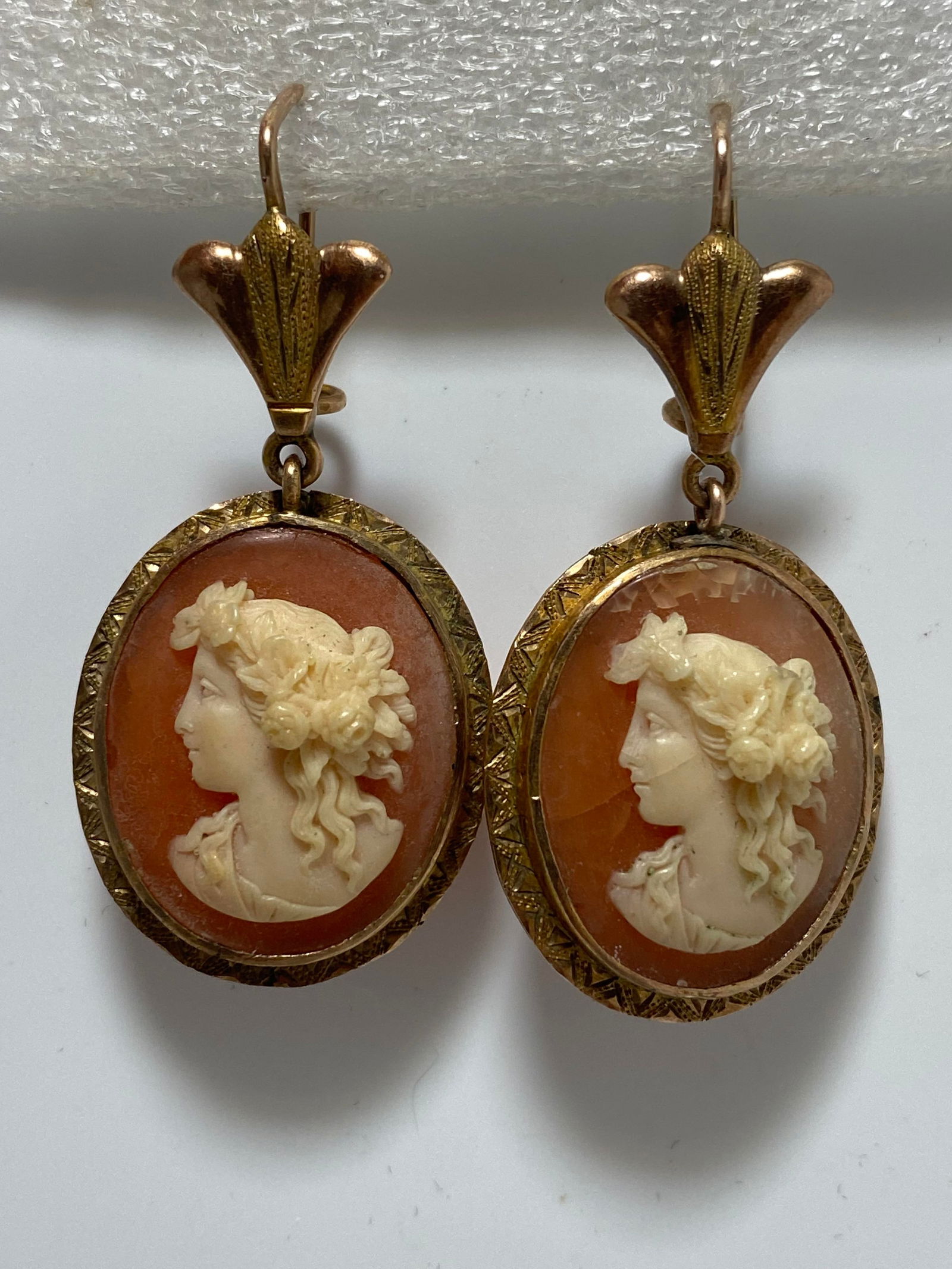ANTIQUE 10K SOLID GOLD SHELL CAMEO EARRINGS 8.8 GR (1 of 7)