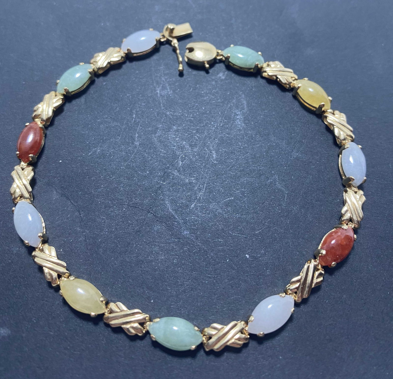 HONG KONG 11GRAM 14K GOLD MULTICOLOR JADE BRACELET (1 of 6)