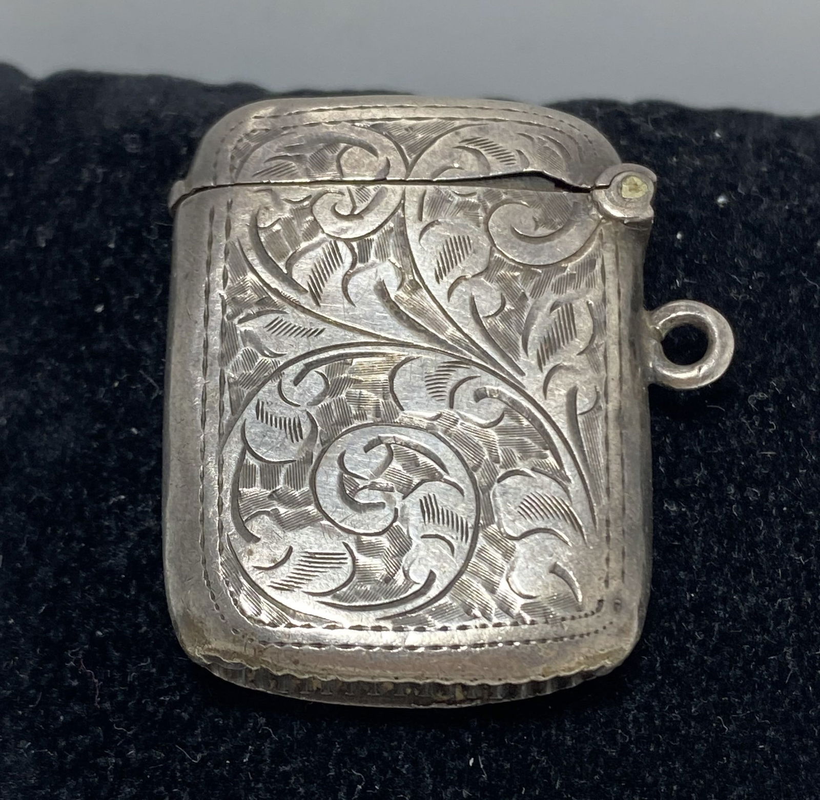 1913 CHESTER WJM ANTIQUE BRITISH SILVER MATCH SAFE (1 of 4)