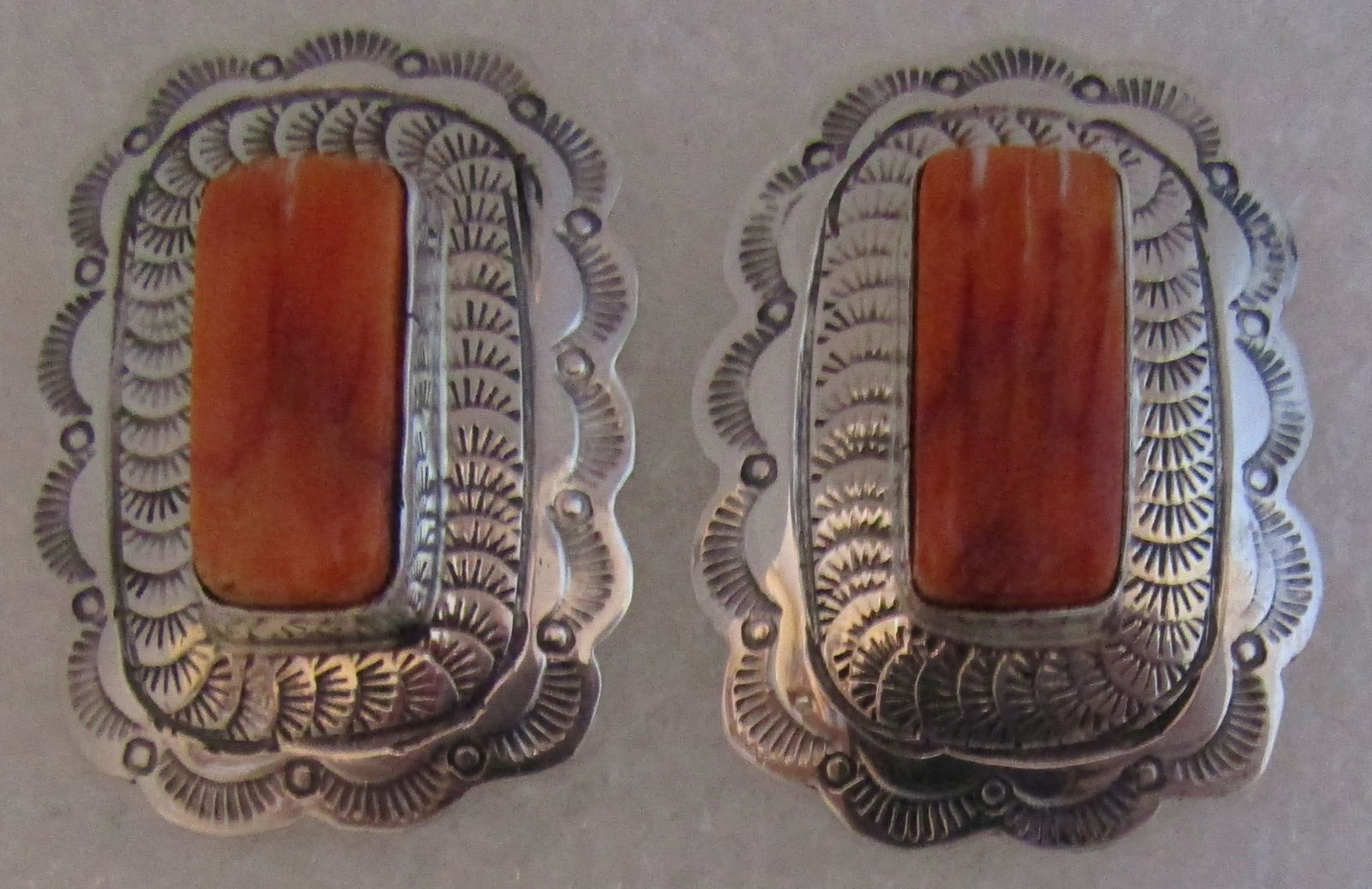 BB CONCHO EARRINGS STERLING SILVER SPINY OYSTER (1 of 4)