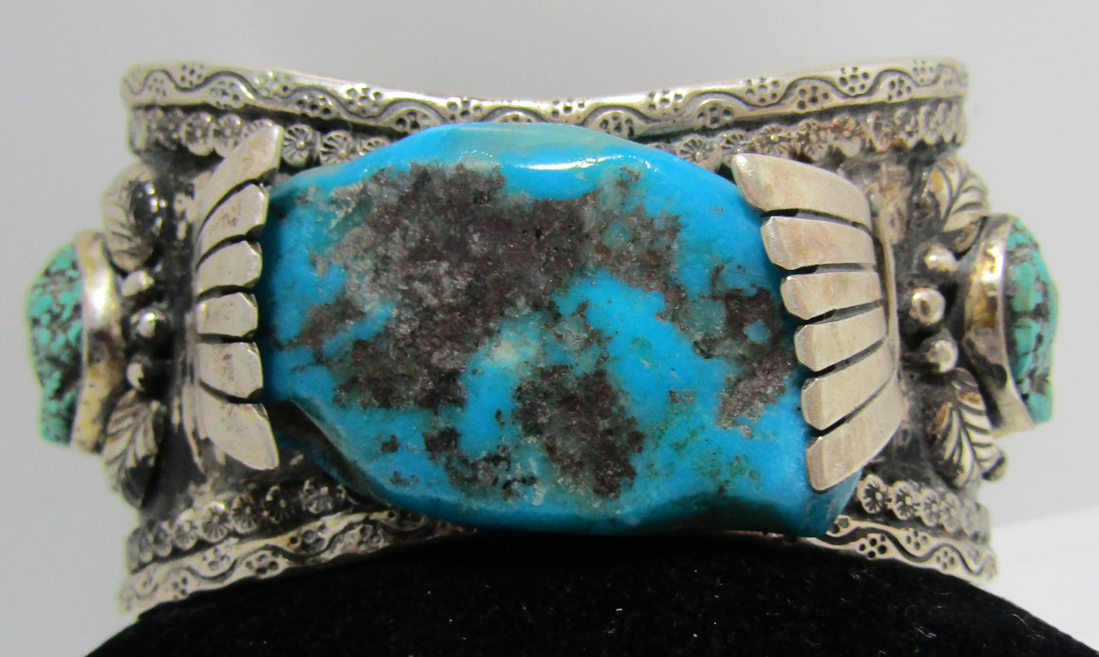 HUGE TURQUOISE CUFF BRACELET STERLING SILVER 148GR (1 of 6)