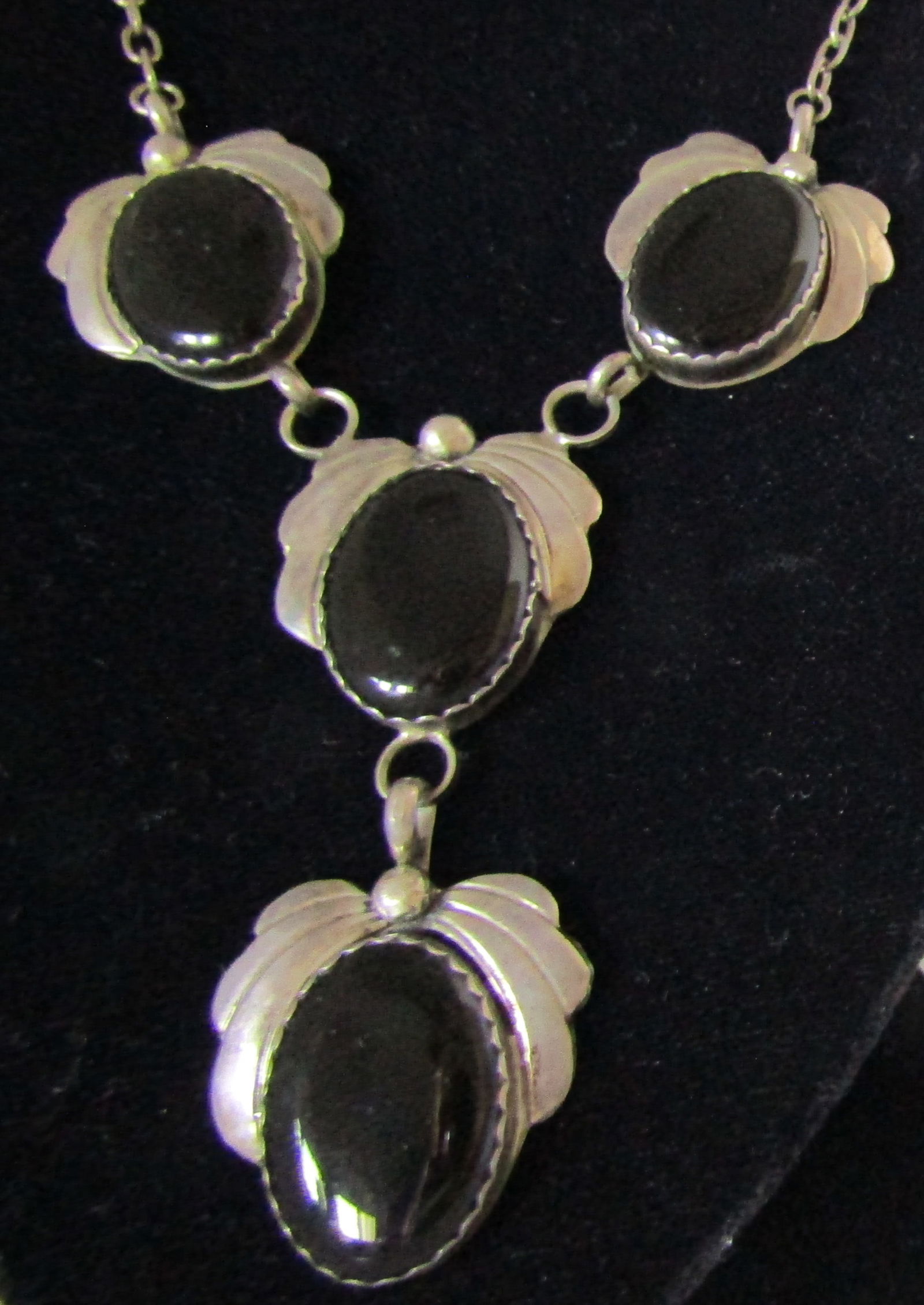 HERBERT TSOSIE ONYX NECKLACE STERLING SILVER (1 of 6)