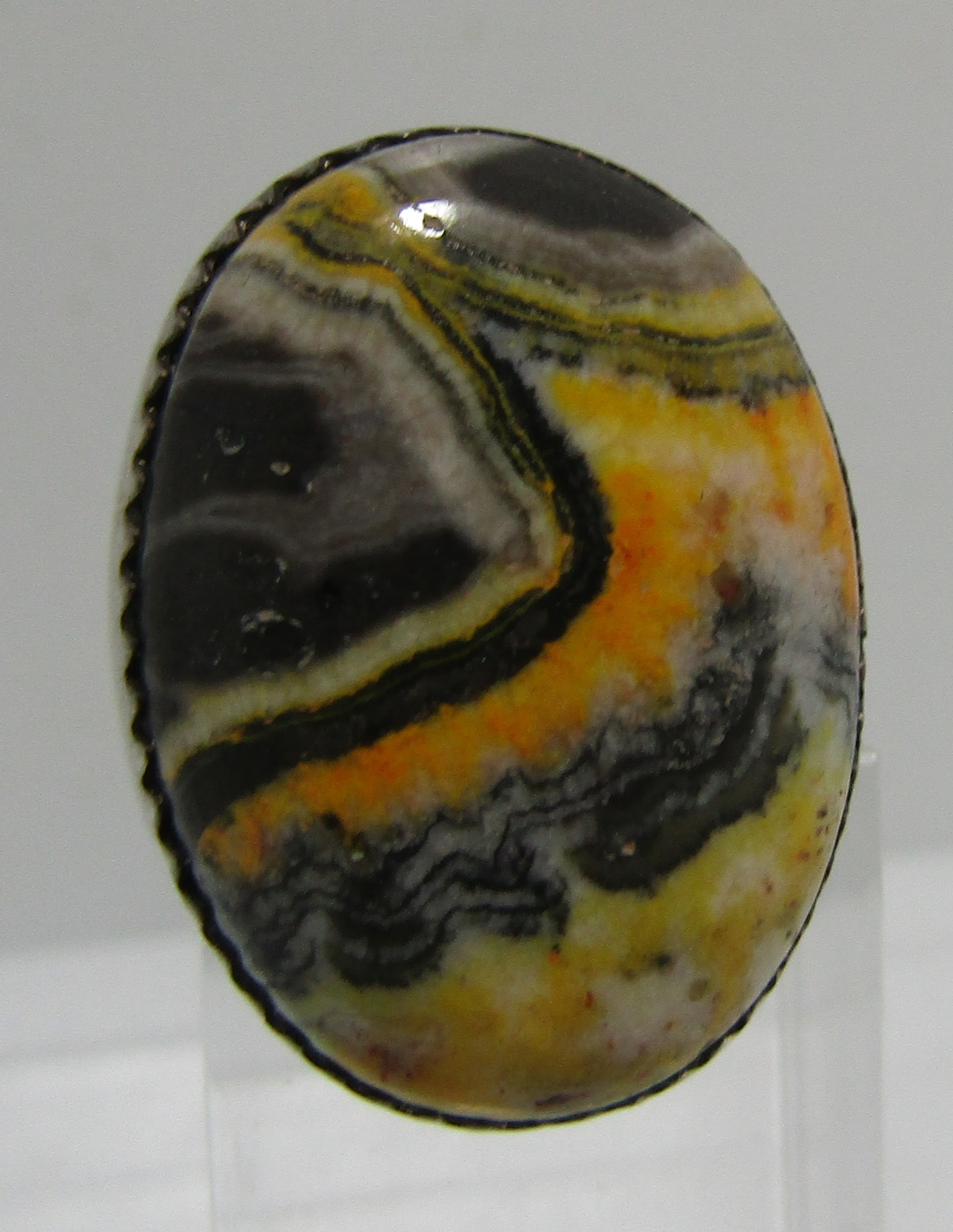 "JB" MARK BUMBLE BEE JASPER RING STERLING SILVER: SIGNED "JB STERLING" SILVER & BUMBLEBEE JASPER. NATIVE AMERICAN SOUTHWEST INDIAN NAVAJO / ZUNI JEWELRY. TOP MEASURES 25MM BY 19MM. WEIGHS 9.1 GRAMS. SIZE 6 3/4. EXCELLENT CONDITION. USA SHIPPING $5.