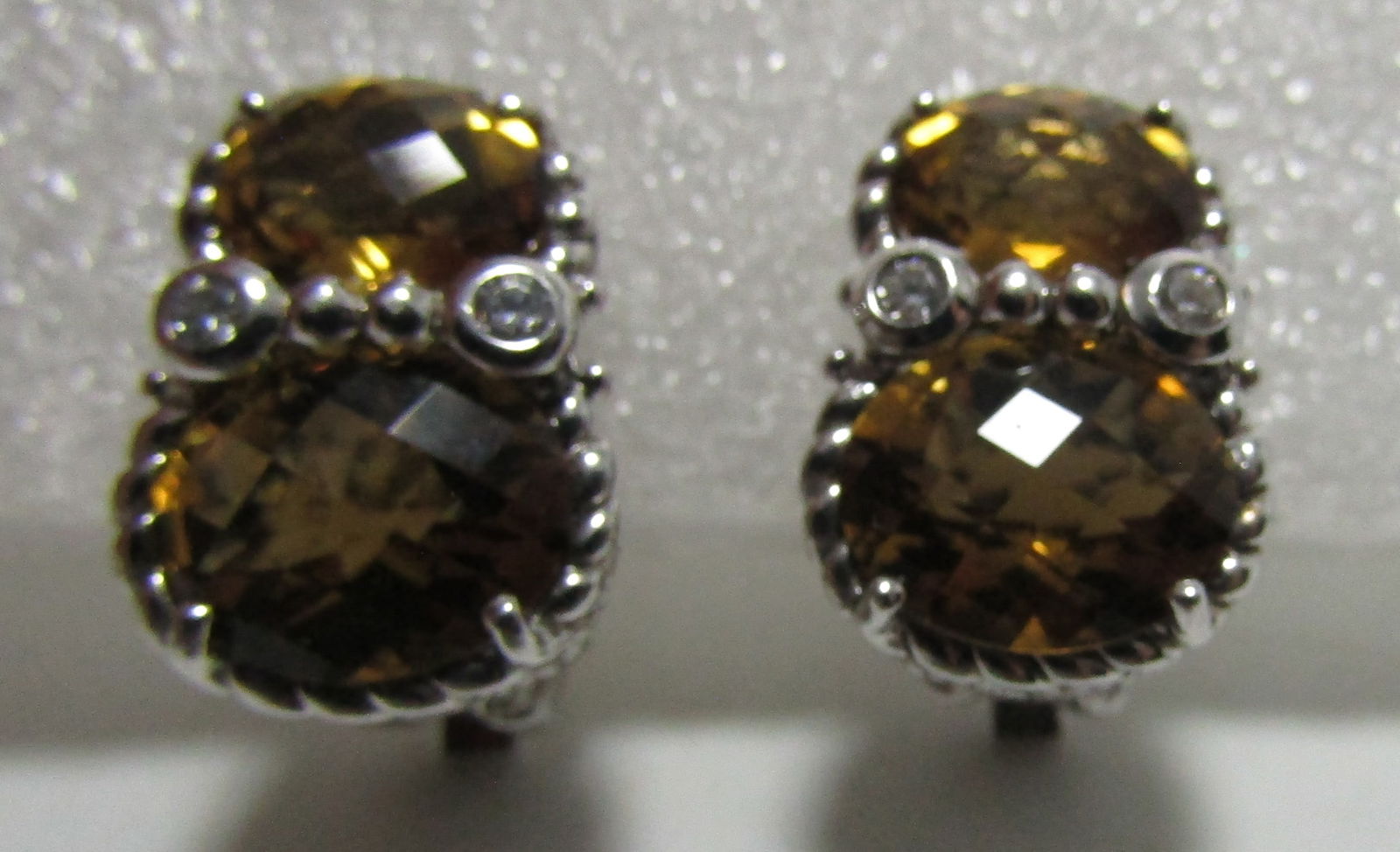 JUDITH RIPKA EARRINGS STERLING SILVER: AUTHENTIC SIGNED "JUDITH RIPKA 925": HUGE 20MM BY 13MM. WEIGH 11.0 GRAMS. EXCELLENT LIKE NEW, NEVER USED CONDITION. USA SHIPPING $5.