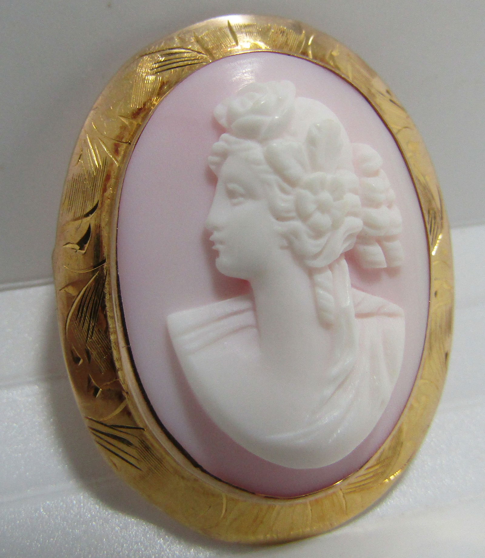 ANGEL SKIN CAMEO PIN & PENDANT 10K GOLD BROOCH (1 of 5)