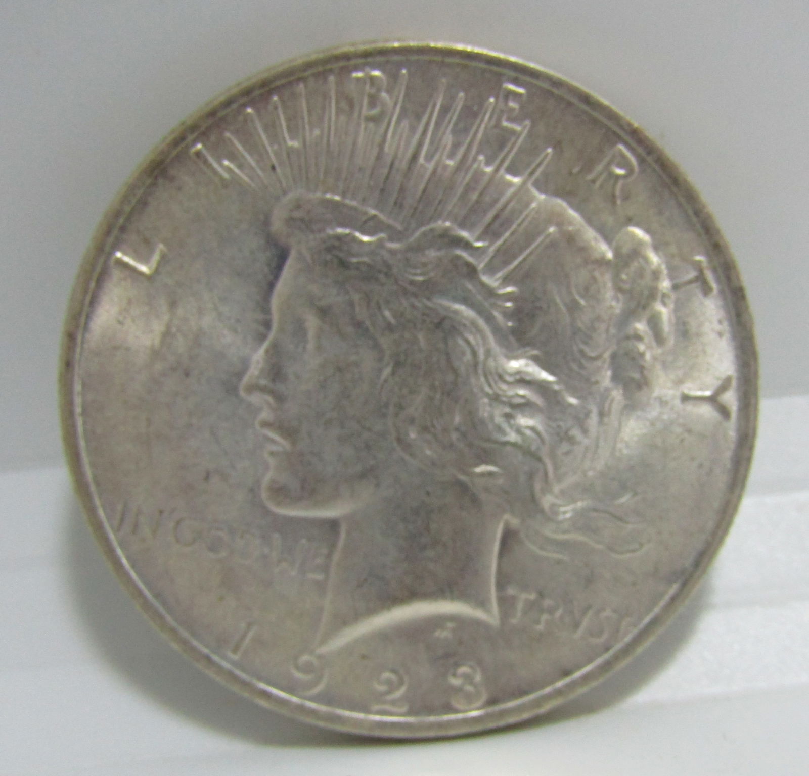 1923 PEACE SILVER DOLLAR COIN UNC (1 of 2)