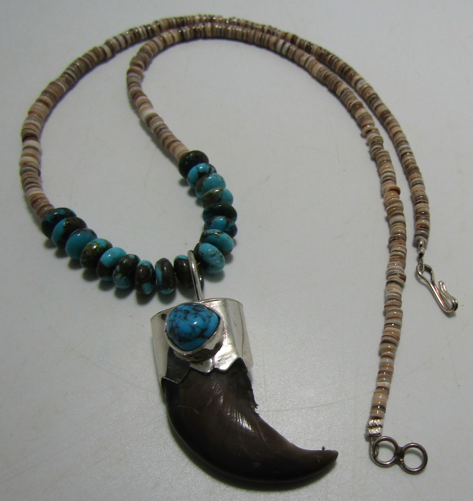 BEAR CLAW TURQUOISE NECKLACE STERLING SILVER HEISH (1 of 5)