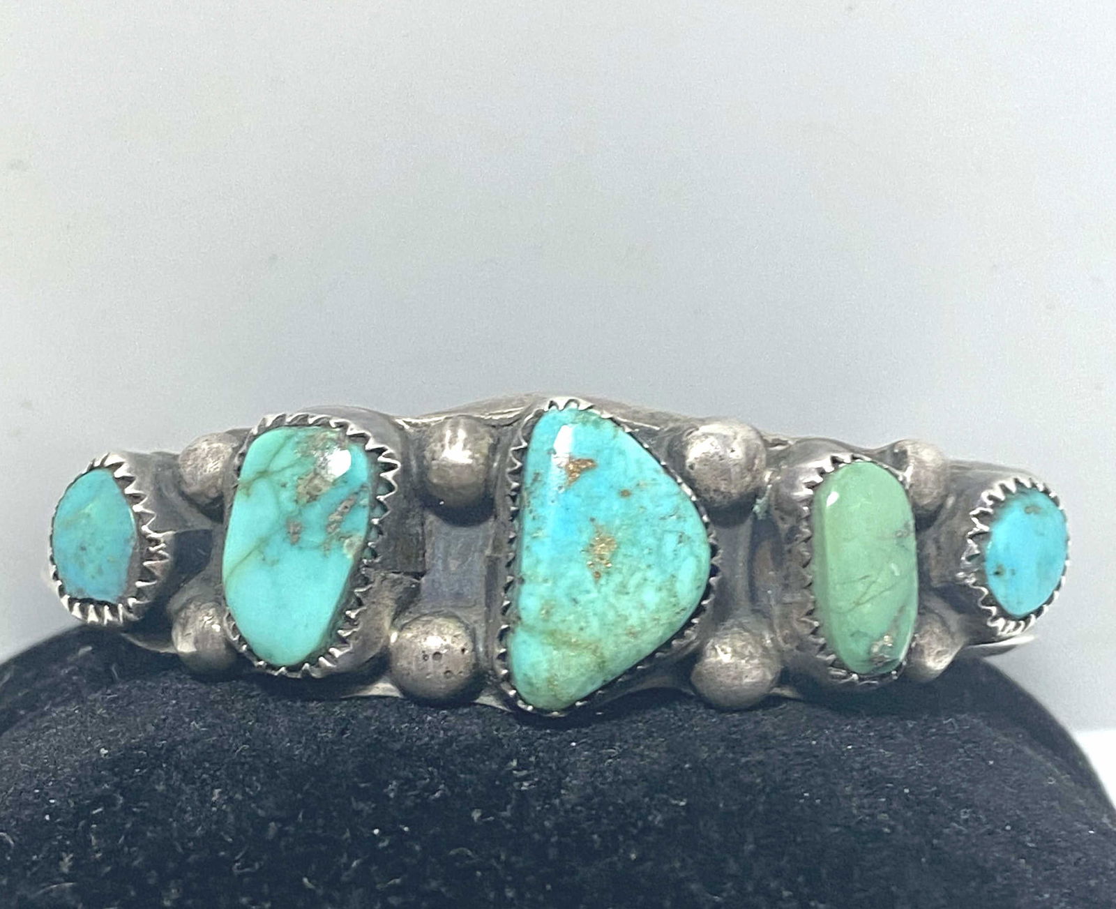 OLD PAWN STERLING NAVAJO TURQUOISE BRACELET (1 of 6)
