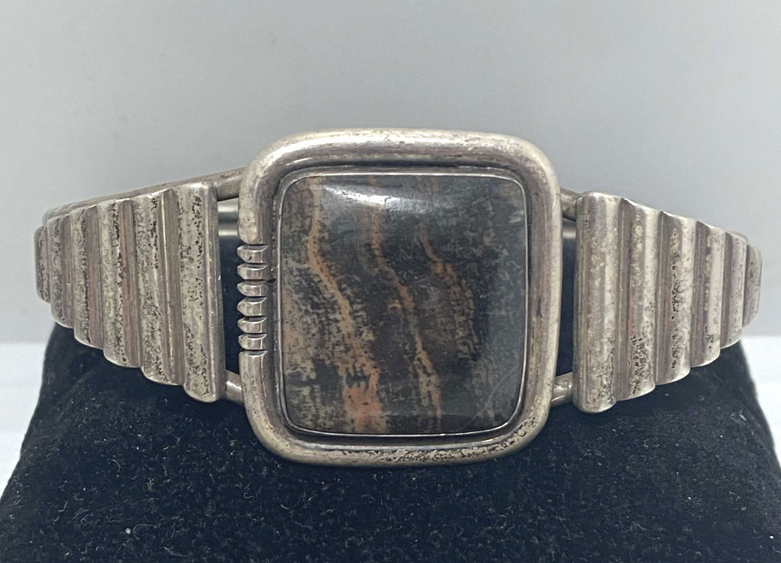 8" SIGNED CG BLACK BANDED AGATE STERLING BRACELET (1 of 5)