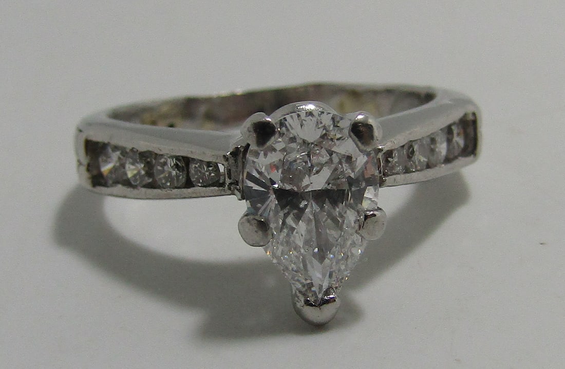 1.6CT DIAMOND RING PLATINUM ENGAGEMENT (1 of 6)