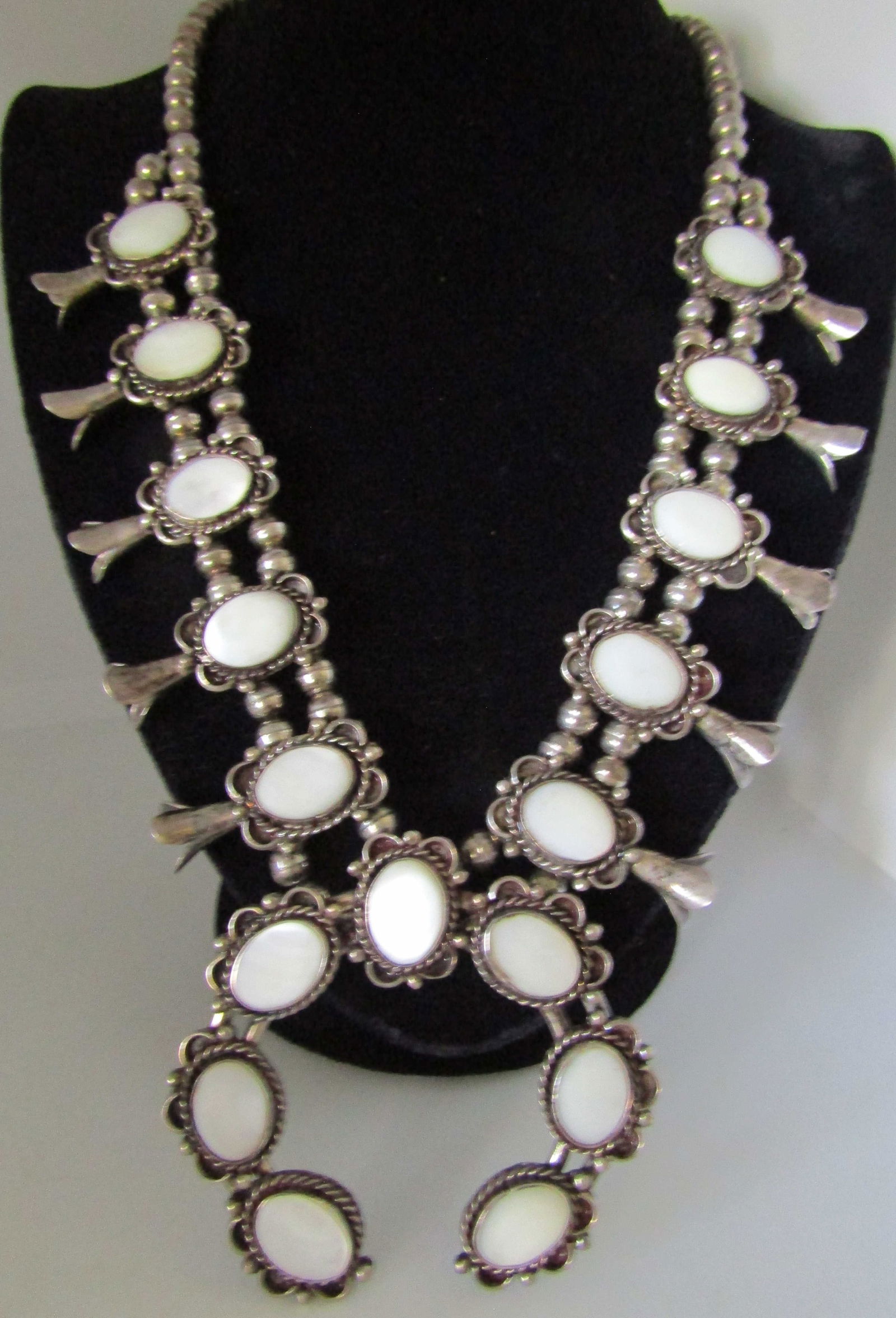 MOP SQUASH BLOSSOM NECKLACE STERLING SILVER 167GRM (1 of 5)