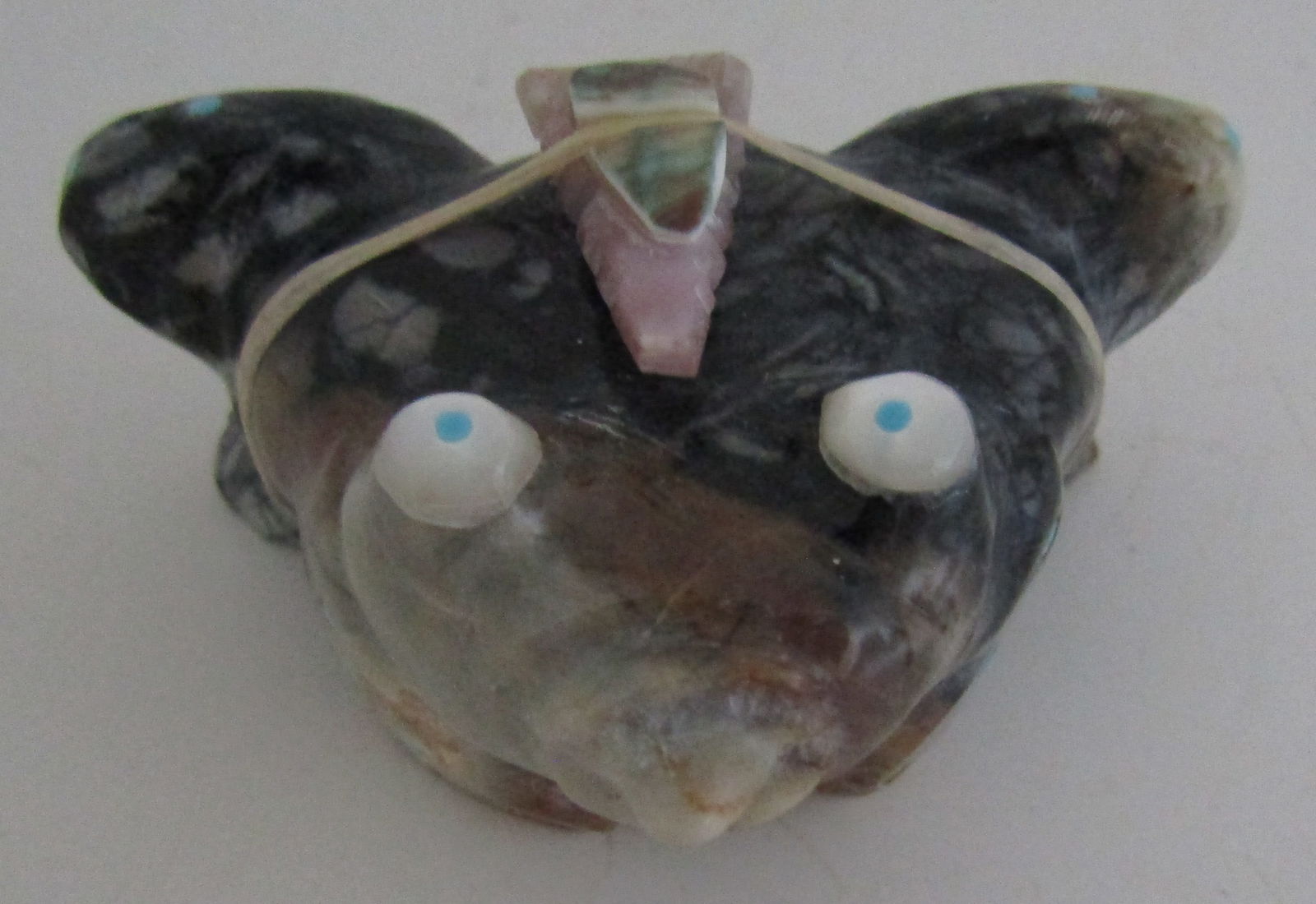 "DL" INLAY TURQUOISE MOP FROG FETISH CARVING (1 of 5)