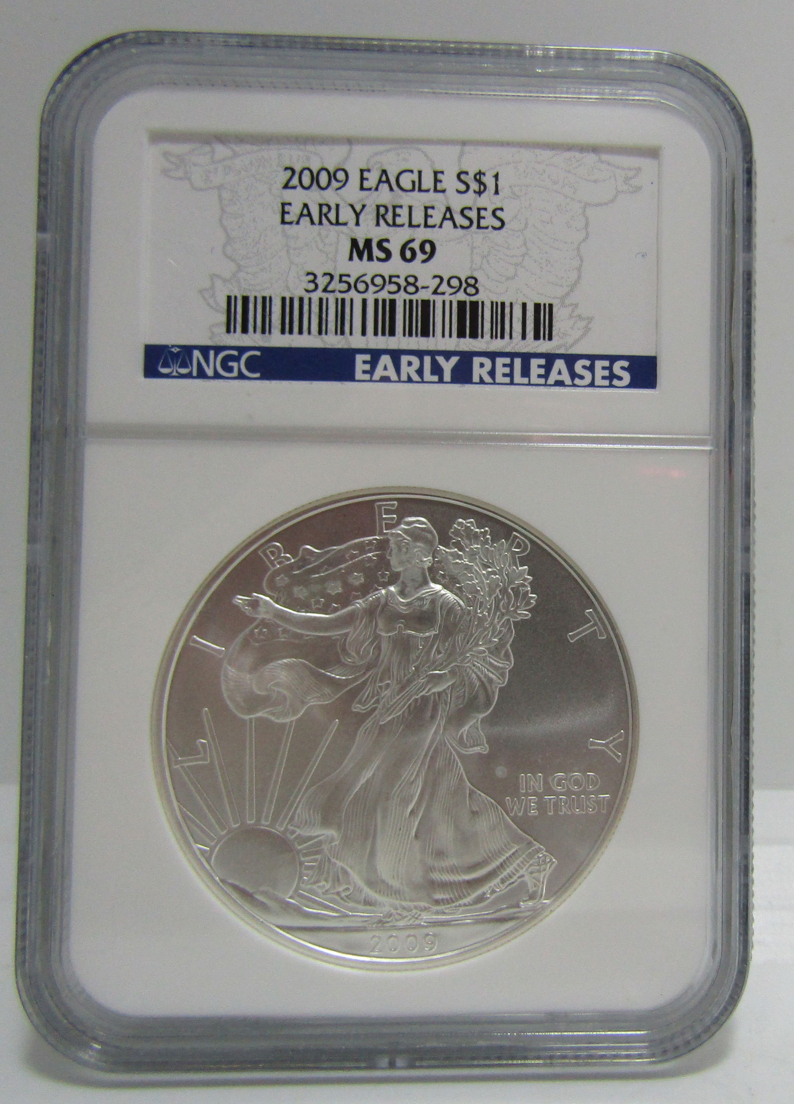 2009 SILVER EAGLE US COIN  MS 69 (1 of 2)