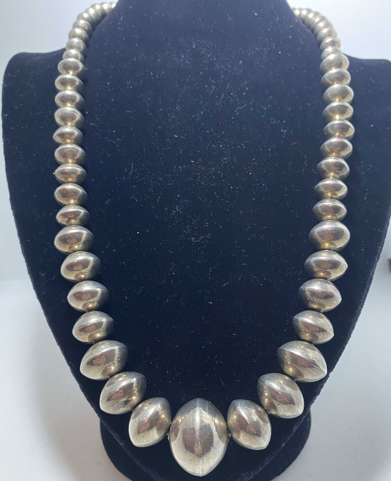 25" SIGNED 96 GRAM STERLING NAVAJO PEARLS NECKLACE (1 of 4)
