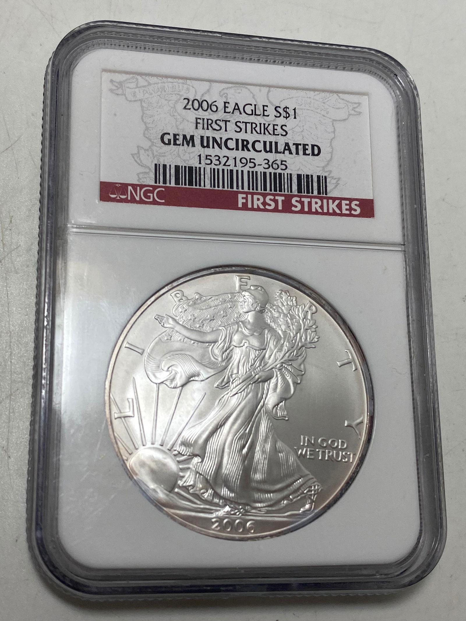 NGC 2006 GEM UNCIRCULATED SILVER EAGLE DOLLAR (1 of 2)