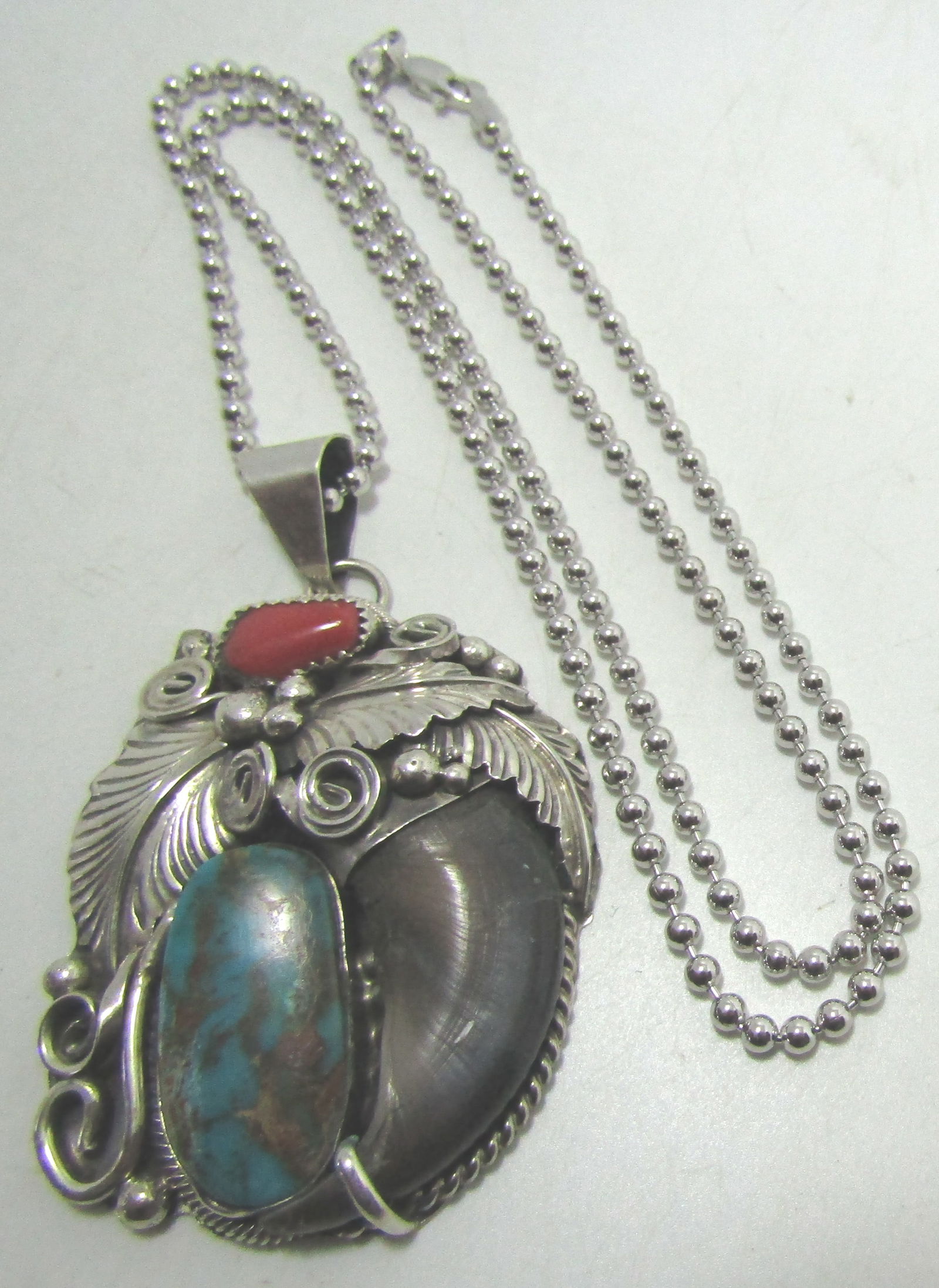 THOMAS BEAR CLAW TURQUOISE NECKLACE STERLING 49GRM (1 of 3)