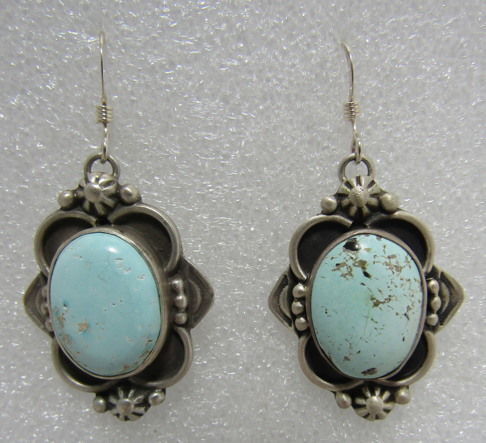ELGIN TOM GOLDEN HILLS TURQUOISE EARRINGS STERLING: ARTIST HALLMARKED "EL STERLING" SILVER & TURQUOISE. VINTAGE ESTATE NATIVE AMERICAN SOUTHWEST NAVAJO INDIAN JEWELRY. MEASURE 1 5/8" BY 7/8". WEIGH 10.9 GRAMS. EXCELLENT CONDITION. USA ONLY SHIPPING $5.