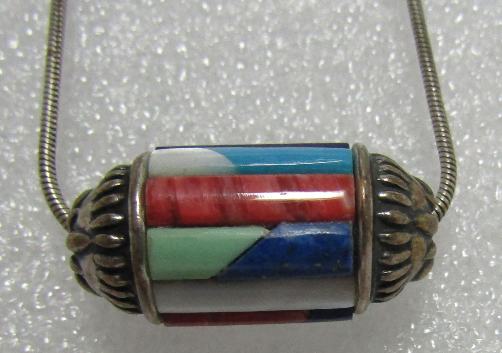 COBBLESTONE RONDELLE BEAD NECKLACE STERLING SILVER: TURQUOISE, SPINY OYSTER SHELL, MOTHER OF PEARL LAPIS AND OTHER STONES. VINTAGE ESTATE NATIVE AMERICAN SOUTHWEST ZUNI INDIAN JEWELRY. MEASURES 16 TO18 INCHES LONG WITH A 1" BEAD. WEIGHS 10.0GRAMS. EXCE