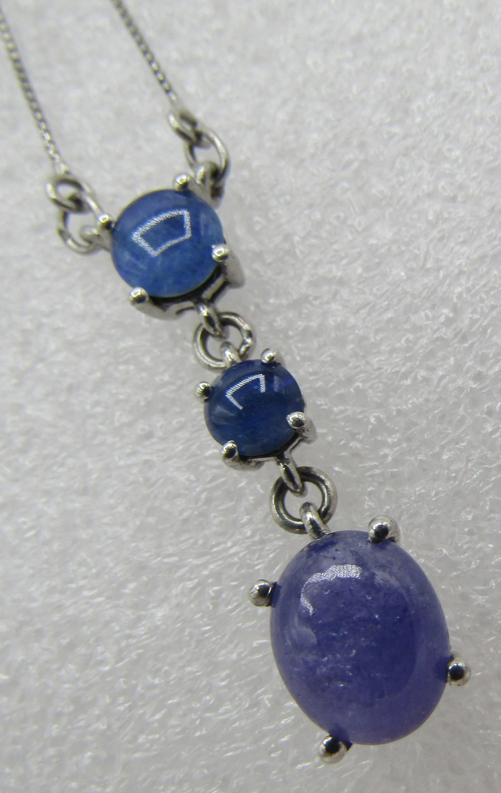 SAPPHIRE AMETHYST PENDANT NECKLACE STERLING SILVER: GENUINE GEMSTONES: SAPPHIRE AND AMETHYST. VINTAGE ESTATE MEASURES 16 INCHES LONG PLUS 1" DROP. WEIGHS 3.7 GRAMS. EXCELLENT USED CONDITION. USA SHIPPING $5. NO INTERNATIONAL SHIPPING.